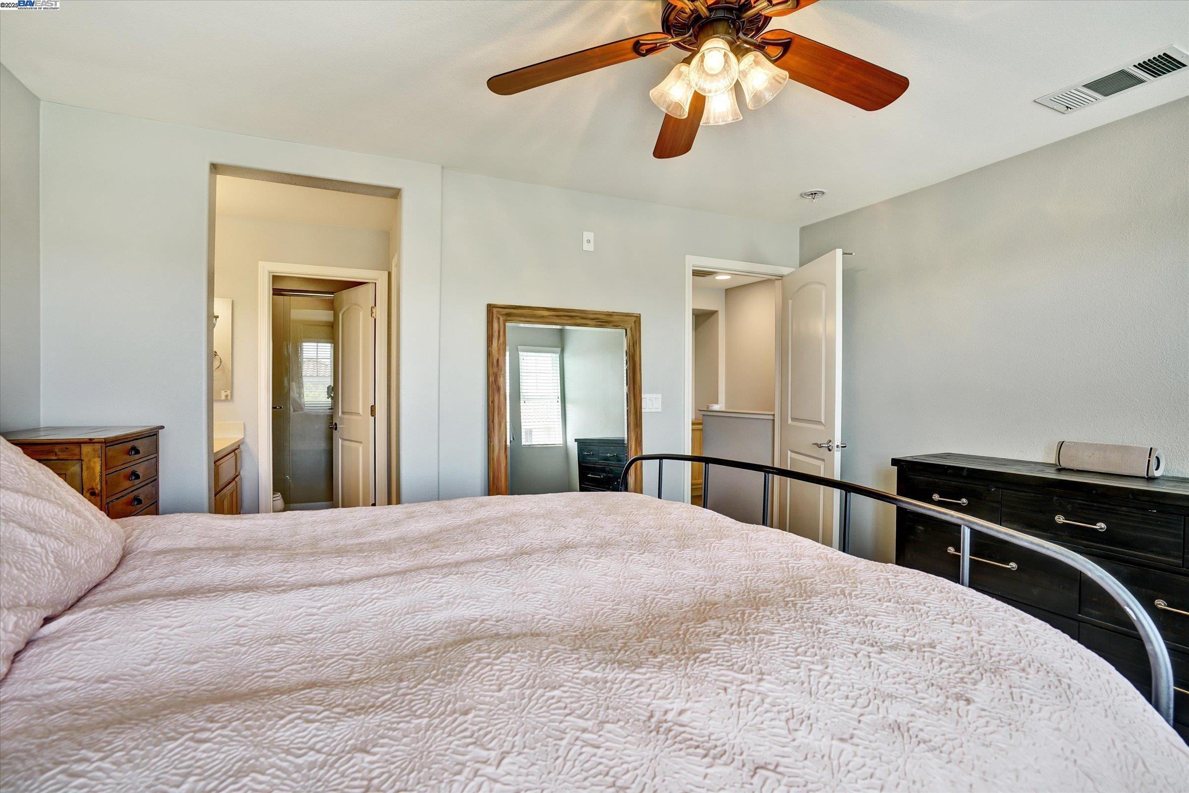 Detail Gallery Image 32 of 53 For 140 Selby Ln #4,  Livermore,  CA 94551 - 3 Beds | 3/1 Baths