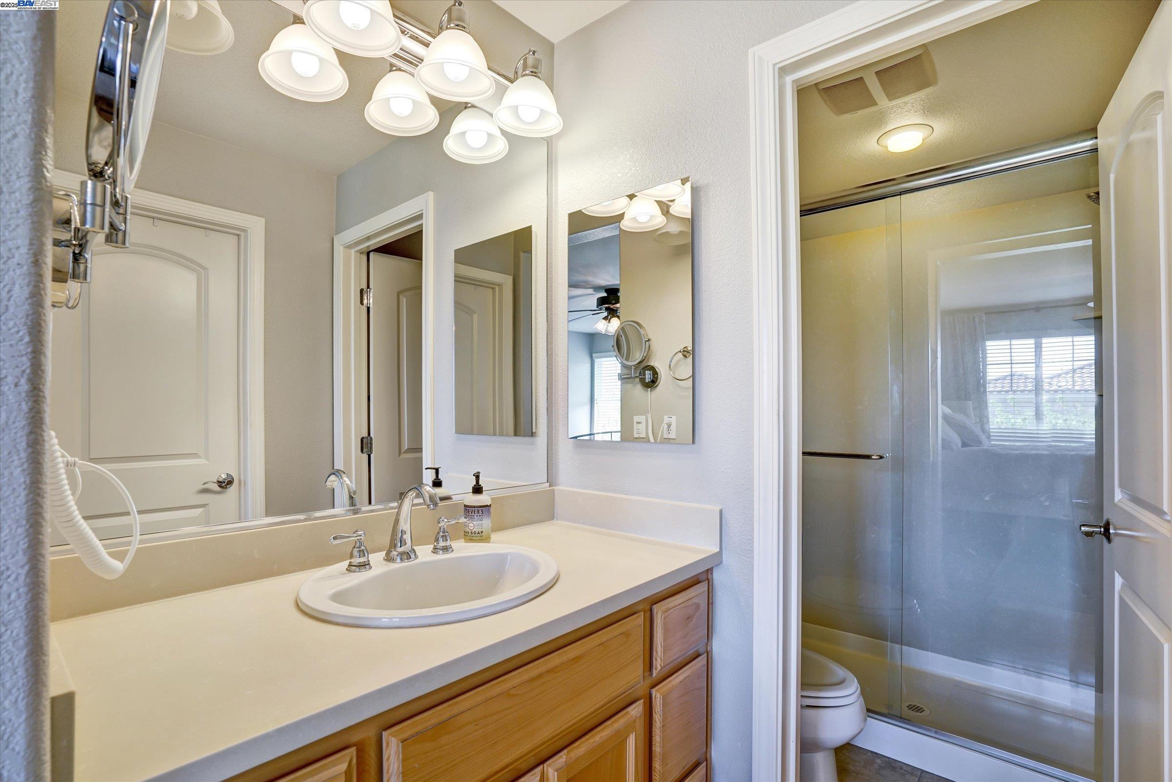 Detail Gallery Image 34 of 53 For 140 Selby Ln #4,  Livermore,  CA 94551 - 3 Beds | 3/1 Baths