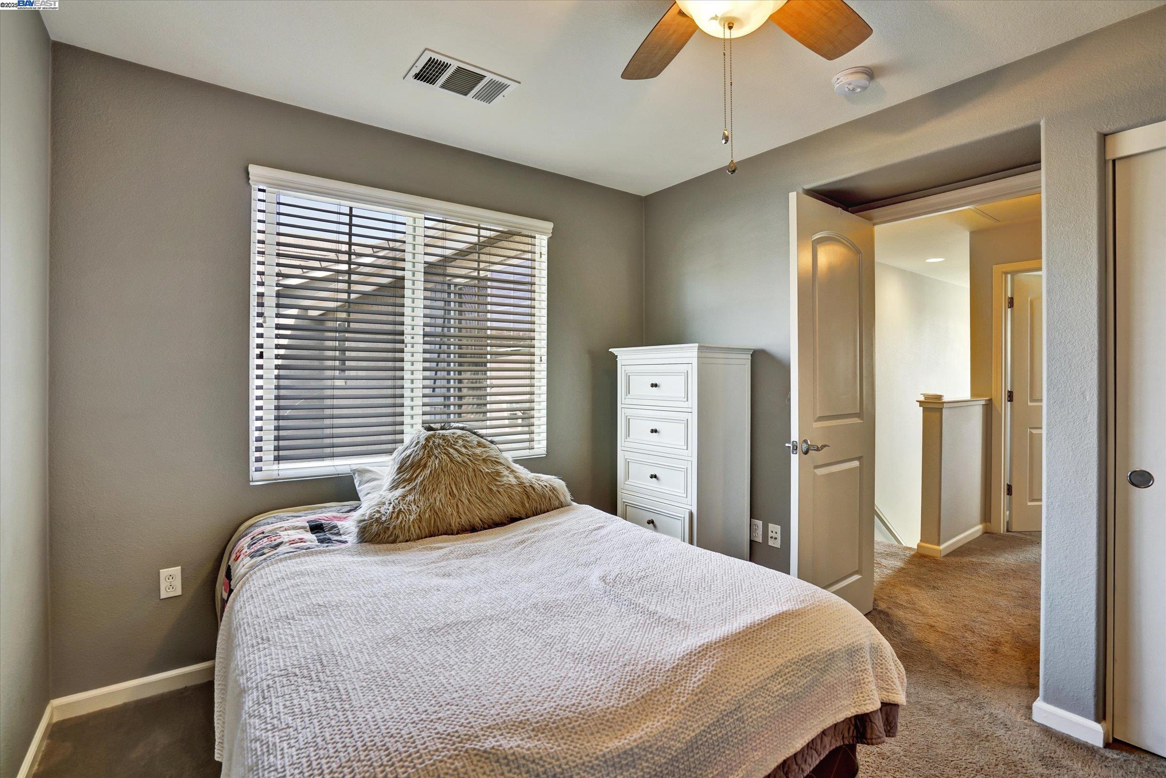 Detail Gallery Image 37 of 53 For 140 Selby Ln #4,  Livermore,  CA 94551 - 3 Beds | 3/1 Baths