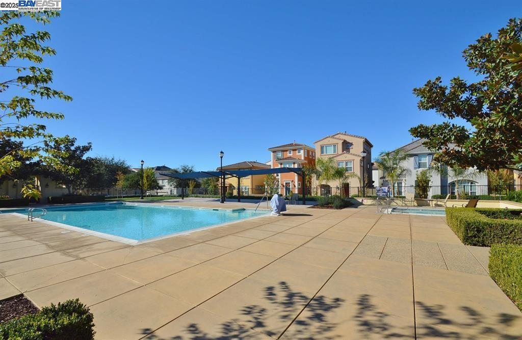 Detail Gallery Image 48 of 53 For 140 Selby Ln #4,  Livermore,  CA 94551 - 3 Beds | 3/1 Baths