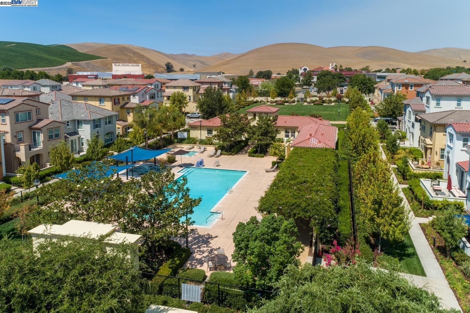 Detail Gallery Image 50 of 53 For 140 Selby Ln #4,  Livermore,  CA 94551 - 3 Beds | 3/1 Baths