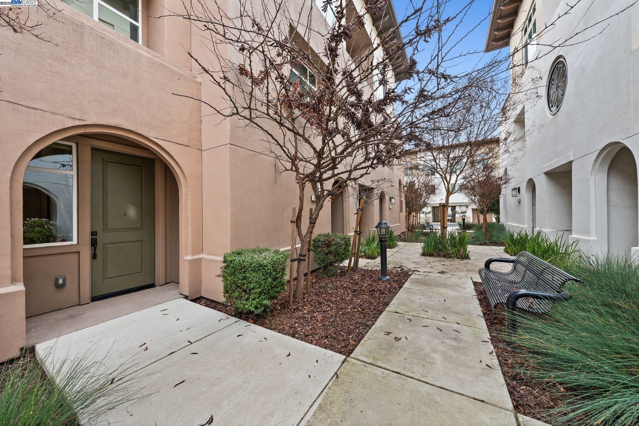 MLS: 41093170 Condo For Sale