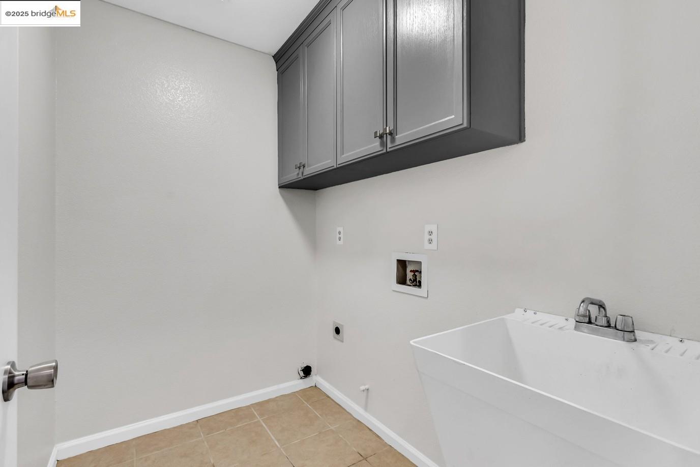 Detail Gallery Image 17 of 29 For 9438 Tuscany Circle, Stockton,  CA 95207-9999 - 3 Beds | 2 Baths
