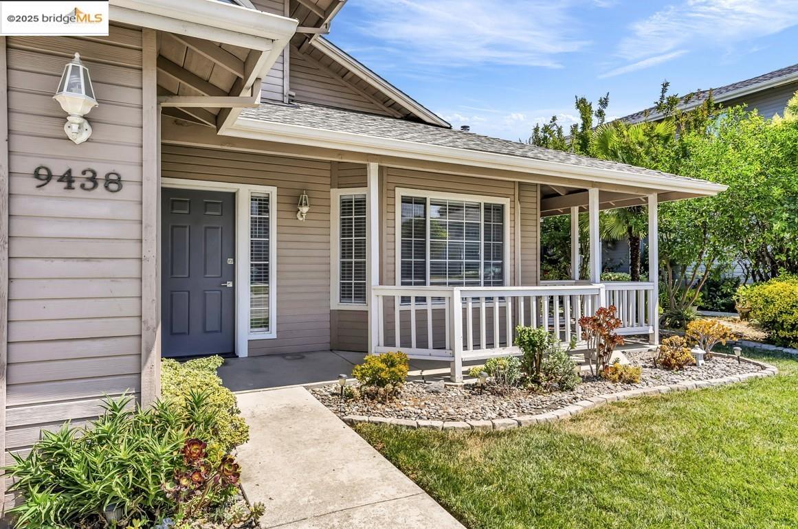 Detail Gallery Image 3 of 29 For 9438 Tuscany Circle, Stockton,  CA 95207-9999 - 3 Beds | 2 Baths