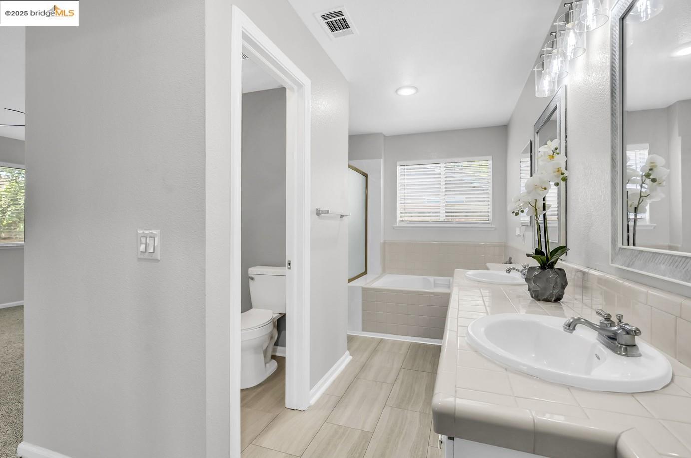 Detail Gallery Image 22 of 29 For 9438 Tuscany Circle, Stockton,  CA 95207-9999 - 3 Beds | 2 Baths