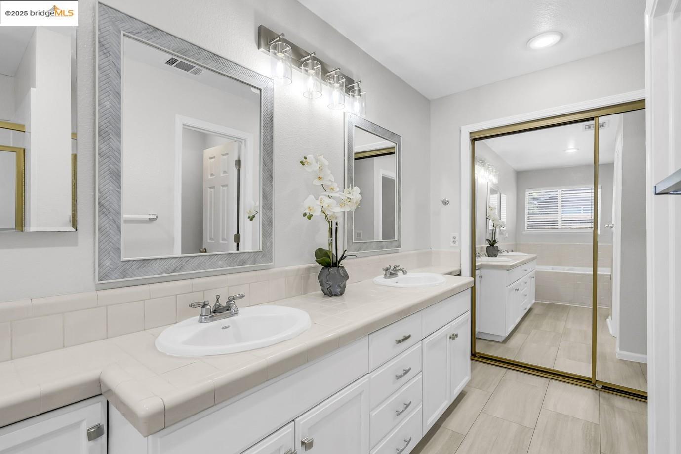 Detail Gallery Image 23 of 29 For 9438 Tuscany Circle, Stockton,  CA 95207-9999 - 3 Beds | 2 Baths