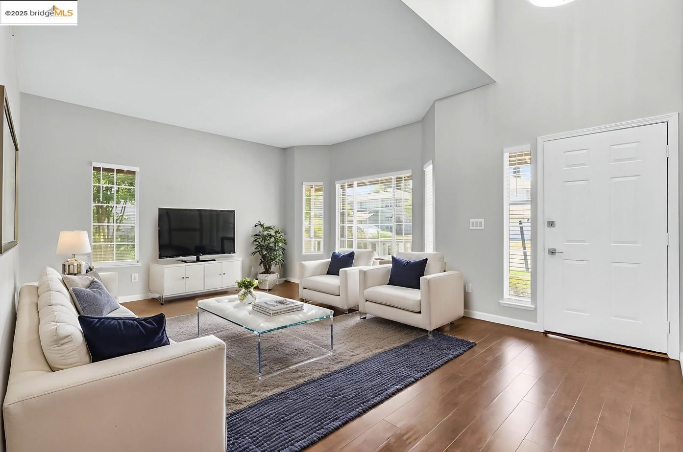 Detail Gallery Image 6 of 29 For 9438 Tuscany Circle, Stockton,  CA 95207-9999 - 3 Beds | 2 Baths