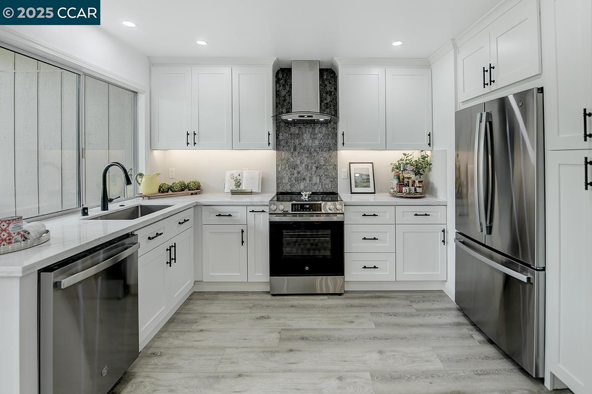 Detail Gallery Image 5 of 57 For 2175 Cactus Ct #3,  Walnut Creek,  CA 94595 - 2 Beds | 2 Baths