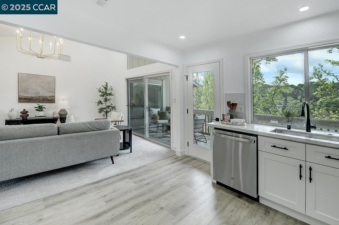 Detail Gallery Image 7 of 57 For 2175 Cactus Ct #3,  Walnut Creek,  CA 94595 - 2 Beds | 2 Baths