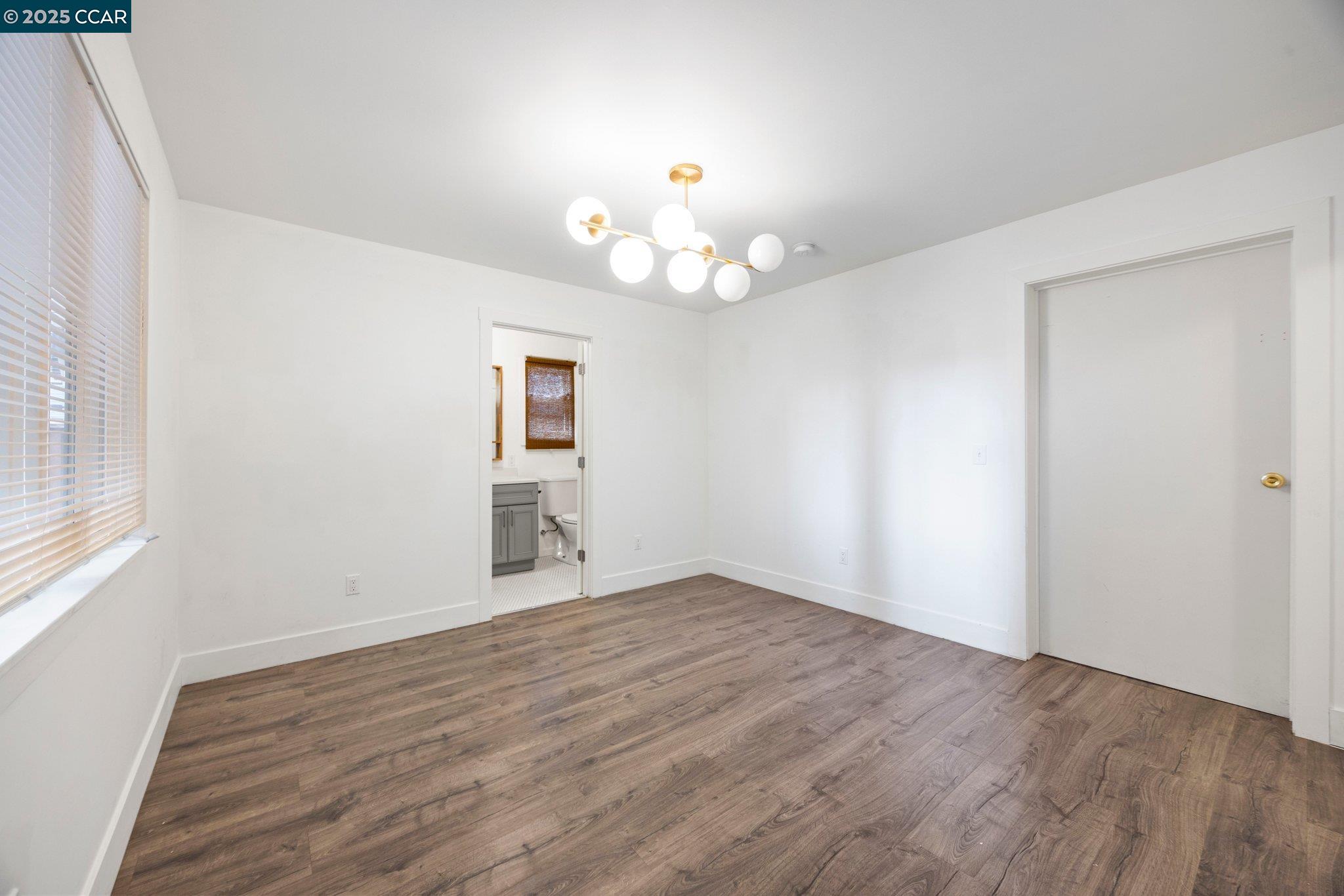Detail Gallery Image 4 of 15 For 1015 47th St #B,  Emeryville,  CA 94608 - 2 Beds | 2 Baths