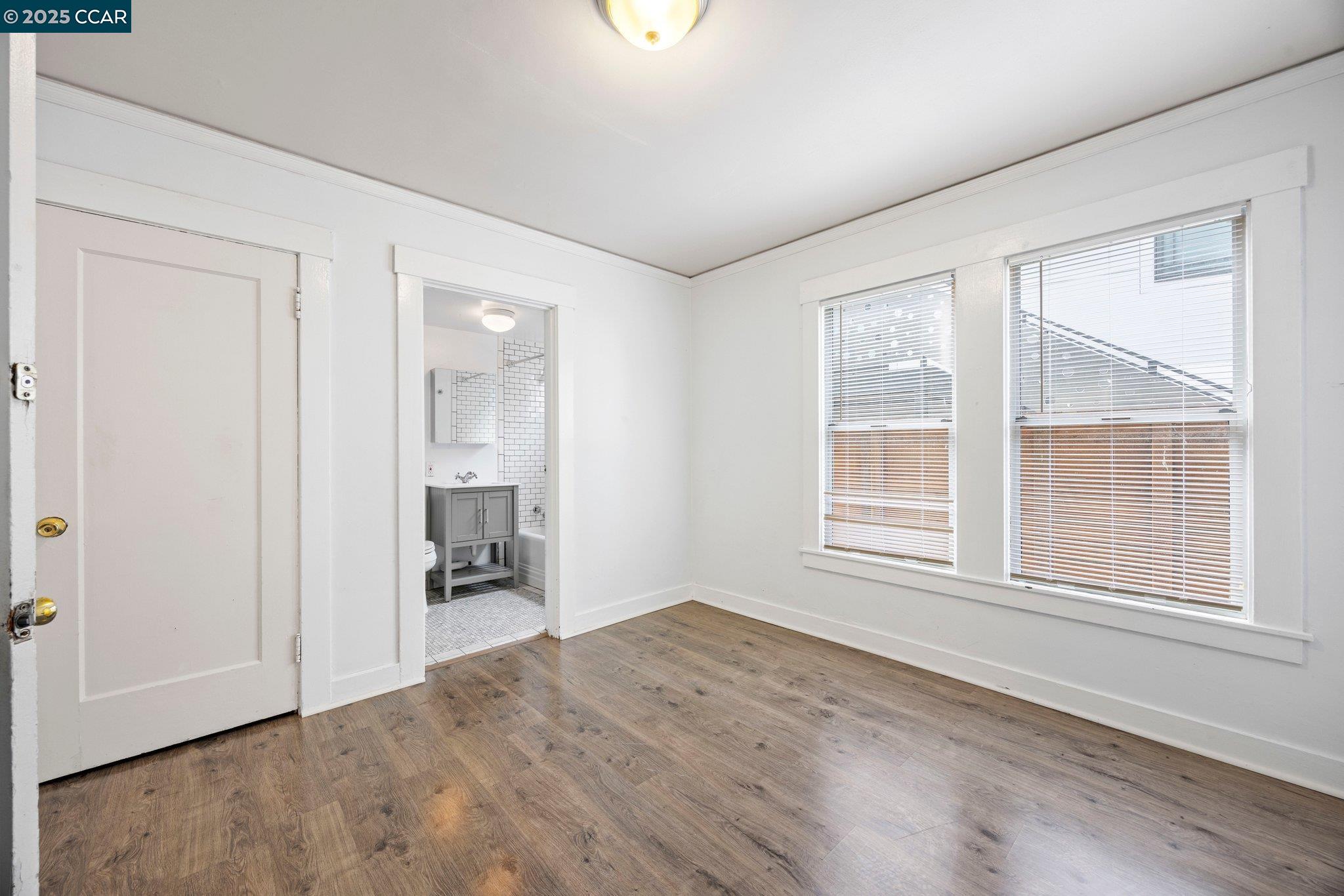 Detail Gallery Image 8 of 15 For 1015 47th St #B,  Emeryville,  CA 94608 - 2 Beds | 2 Baths