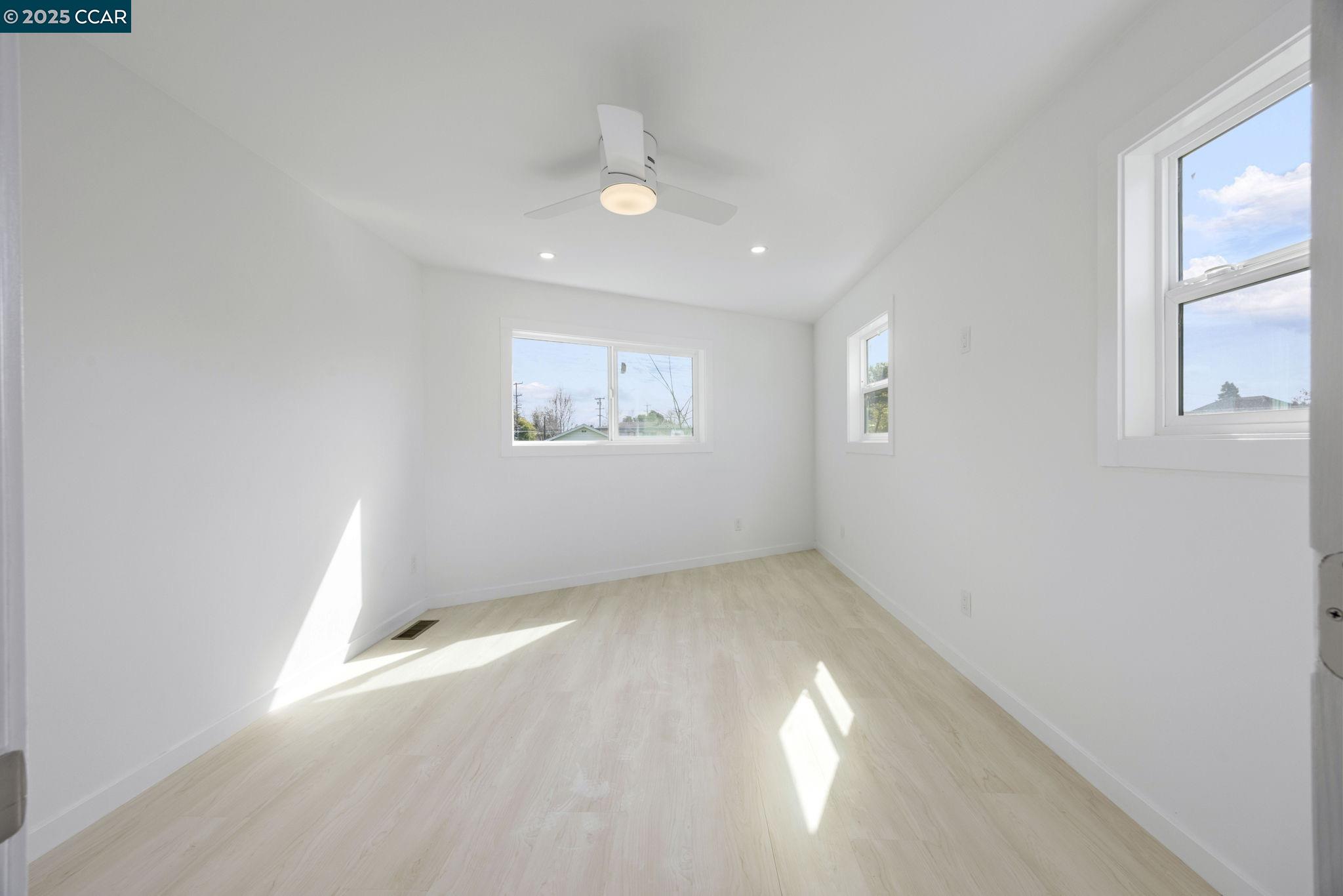 Detail Gallery Image 11 of 14 For 1015 47th St #D,  Emeryville,  CA 94608 - 1 Beds | 1 Baths