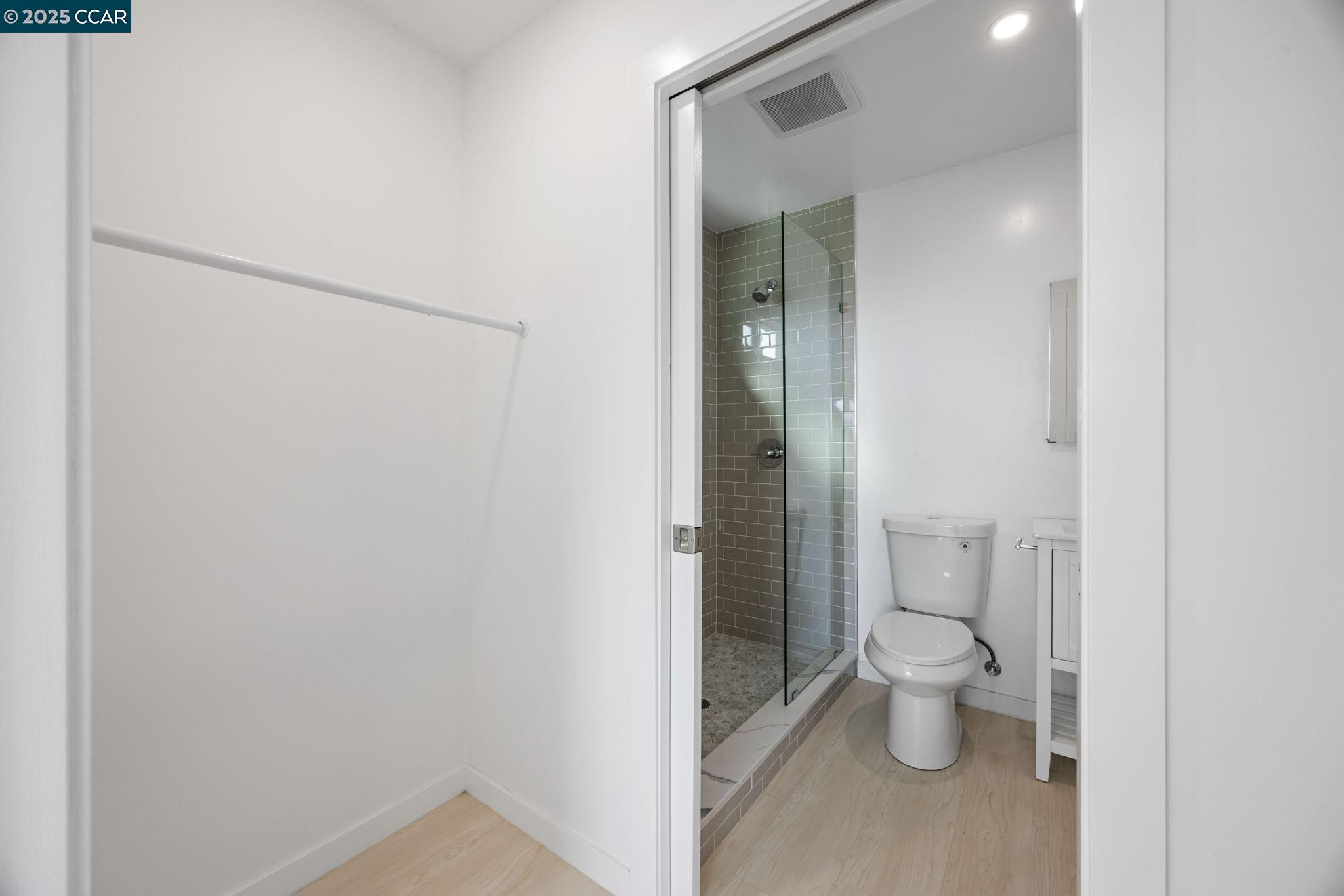 Detail Gallery Image 13 of 14 For 1015 47th St #D,  Emeryville,  CA 94608 - 1 Beds | 1 Baths