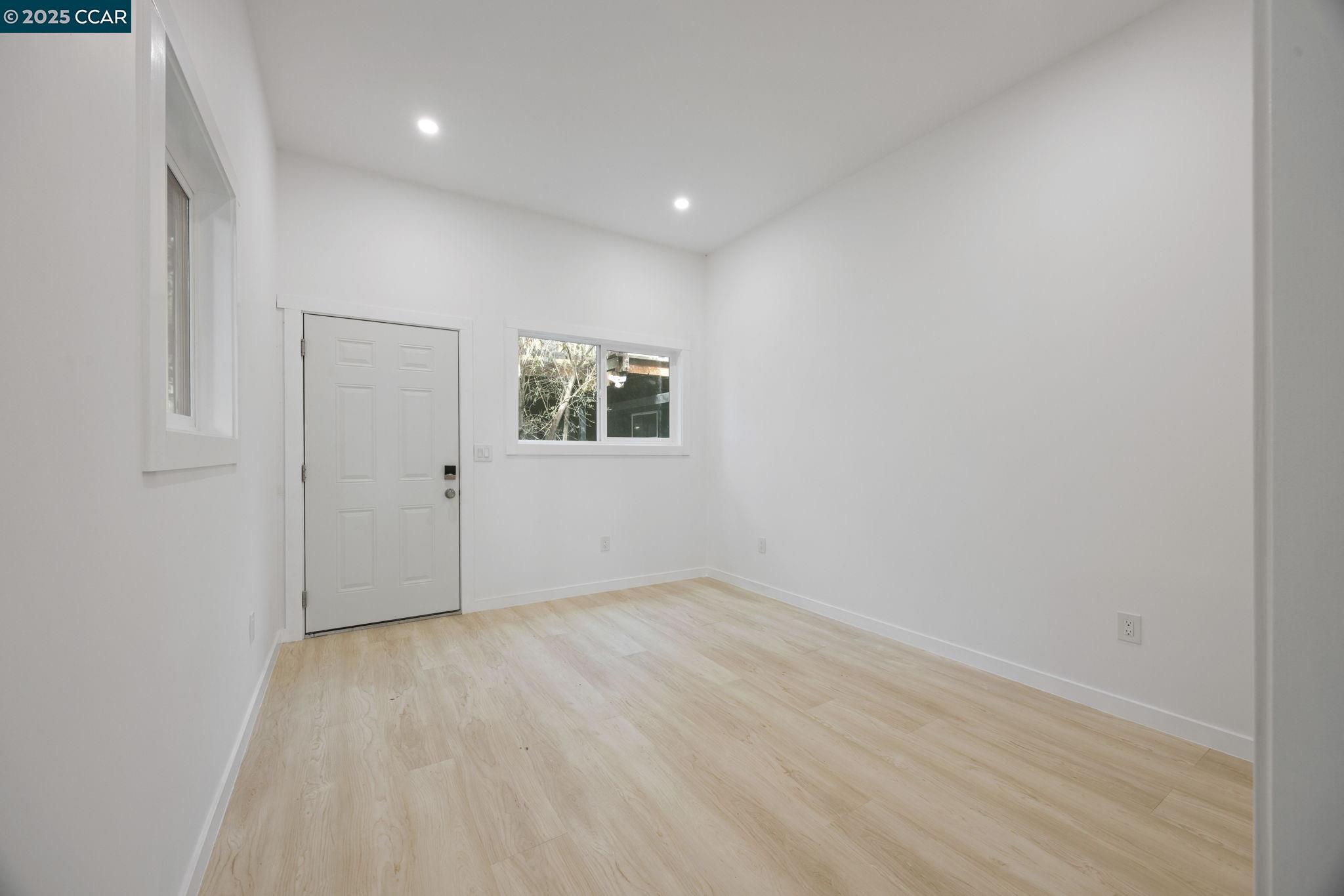 Detail Gallery Image 5 of 14 For 1015 47th St #D,  Emeryville,  CA 94608 - 1 Beds | 1 Baths