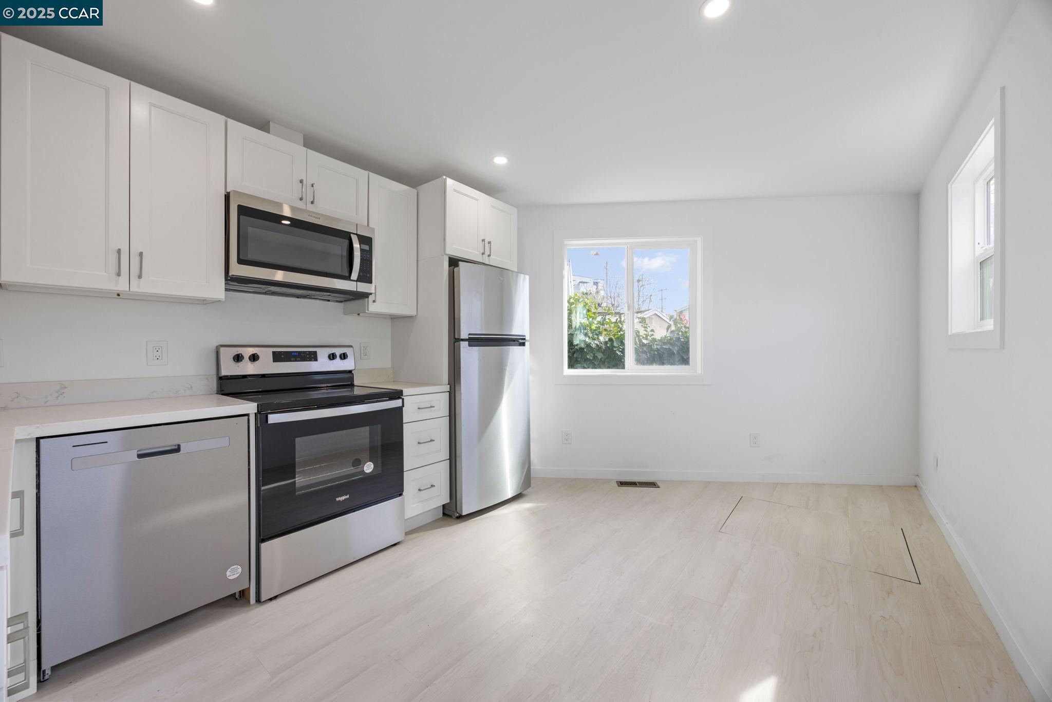 Detail Gallery Image 8 of 14 For 1015 47th St #D,  Emeryville,  CA 94608 - 1 Beds | 1 Baths