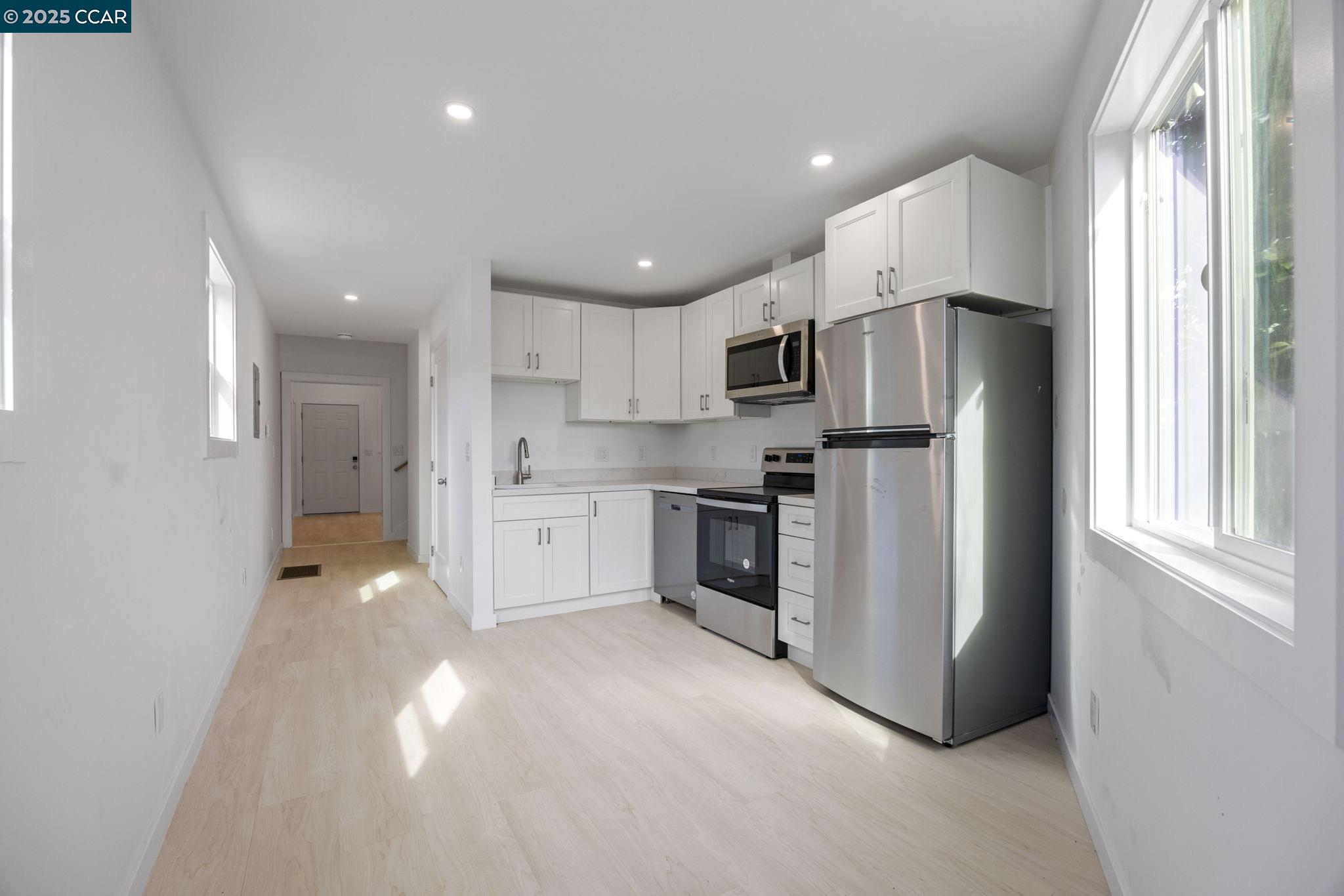 Detail Gallery Image 9 of 14 For 1015 47th St #D,  Emeryville,  CA 94608 - 1 Beds | 1 Baths