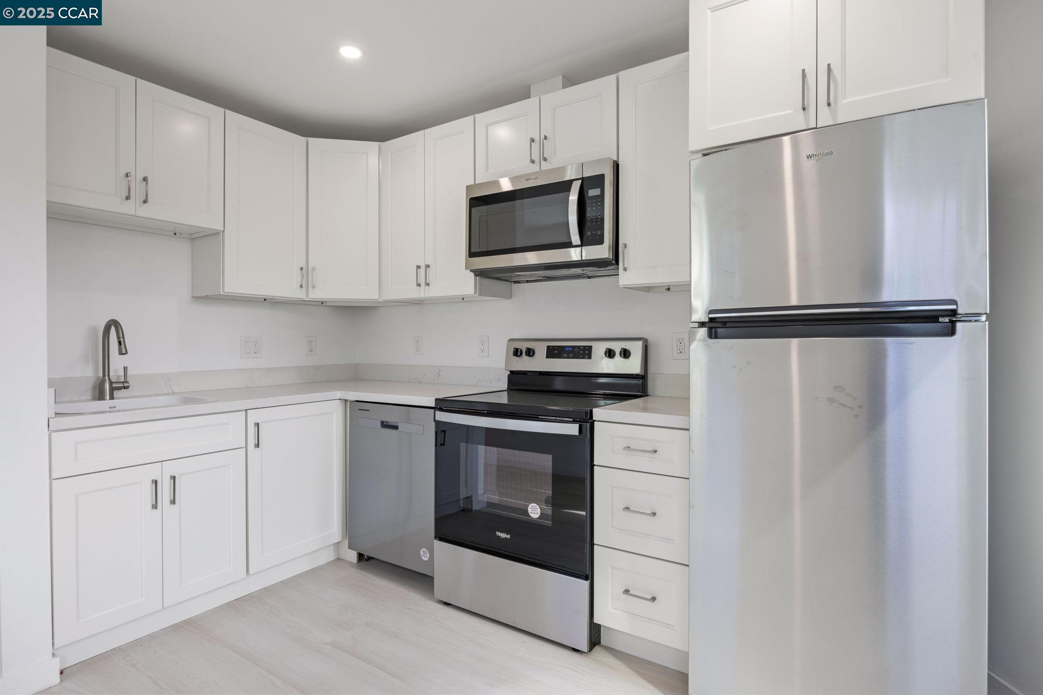 Detail Gallery Image 10 of 14 For 1015 47th St #D,  Emeryville,  CA 94608 - 1 Beds | 1 Baths