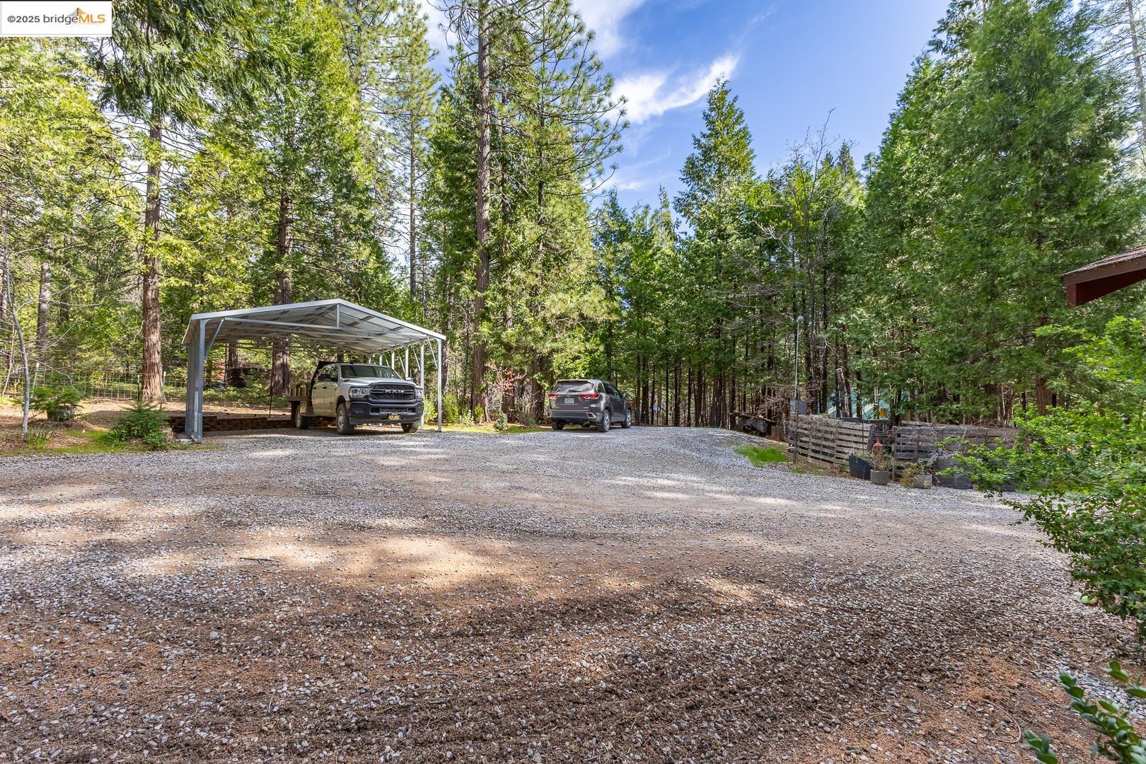 Detail Gallery Image 7 of 35 For 19979 Mountain Misery Rd, Twain Harte,  CA 95383 - 3 Beds | 2 Baths