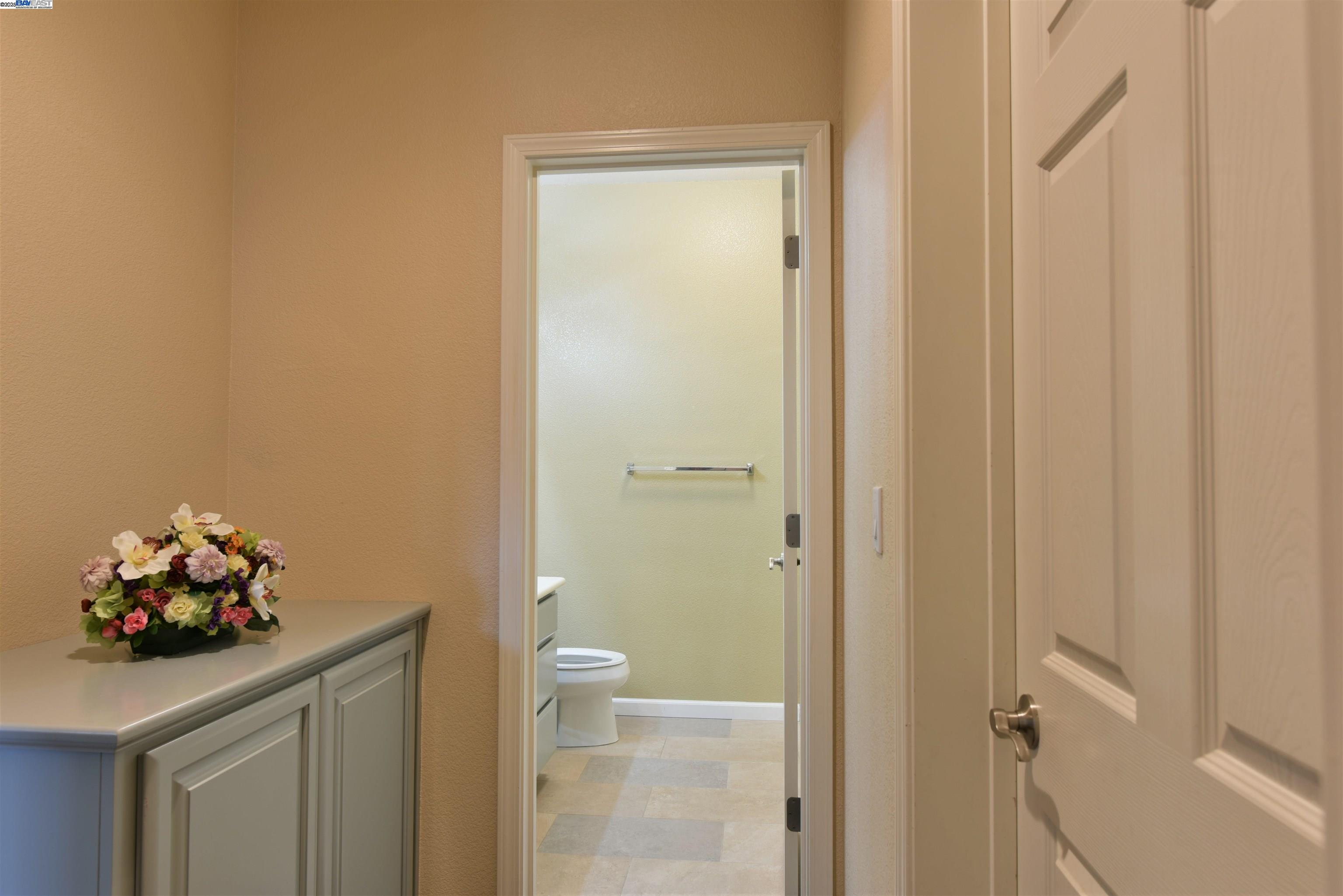Detail Gallery Image 10 of 16 For 35 Belize Ct, Tracy,  CA 95377 - 5 Beds | 3 Baths