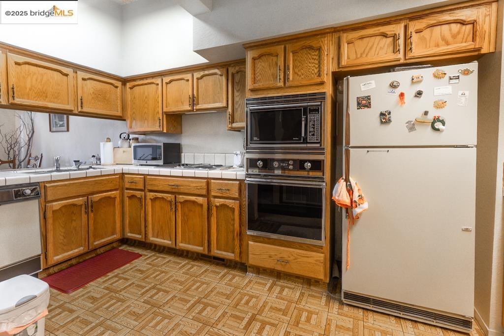 Detail Gallery Image 10 of 32 For 12729 Junipero Serra Wy, Groveland,  CA 95321 - 3 Beds | 3 Baths