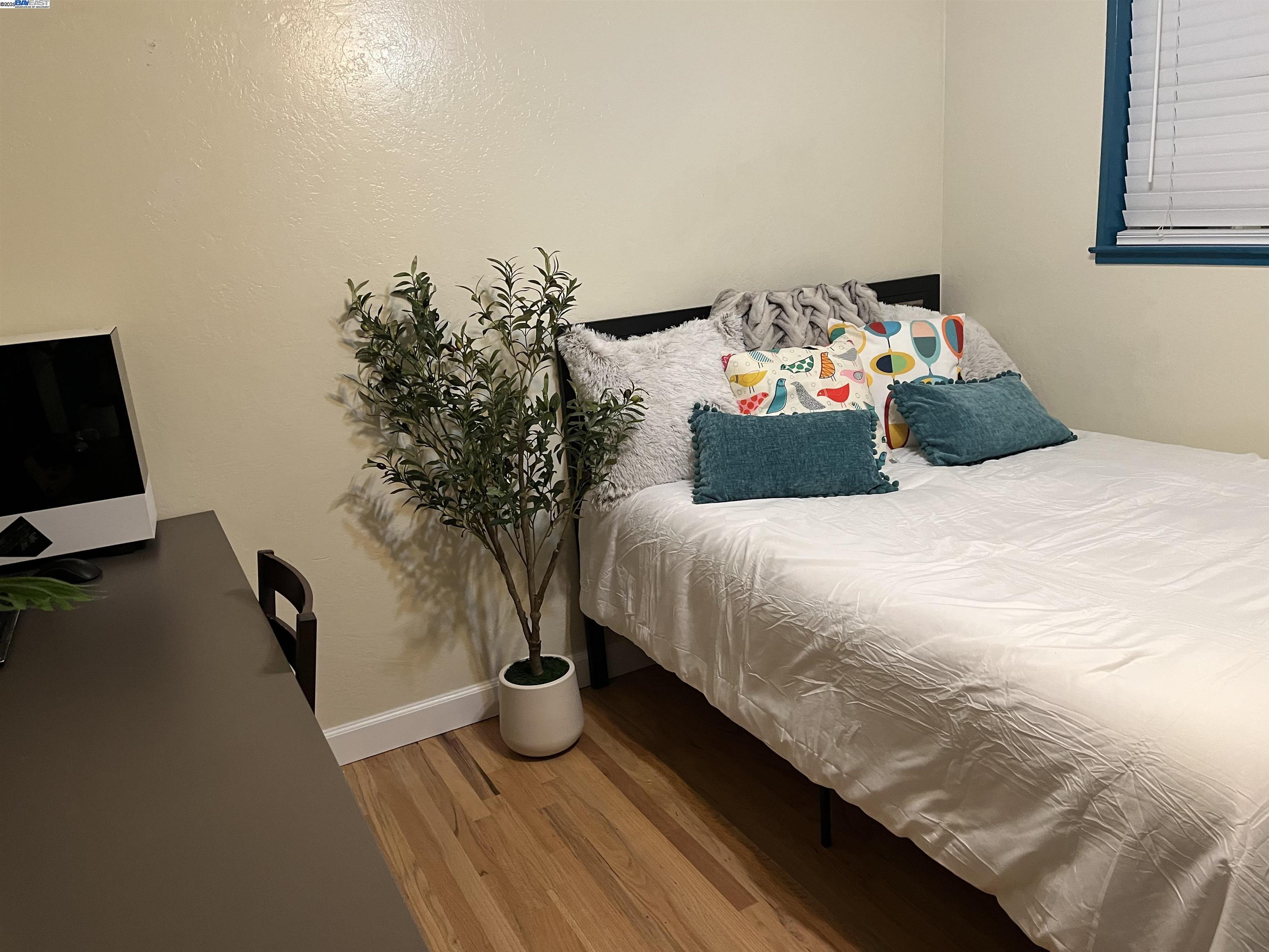 Detail Gallery Image 4 of 15 For 5774 Crow Lane, San Jose,  CA 95123 - 3 Beds | 2 Baths