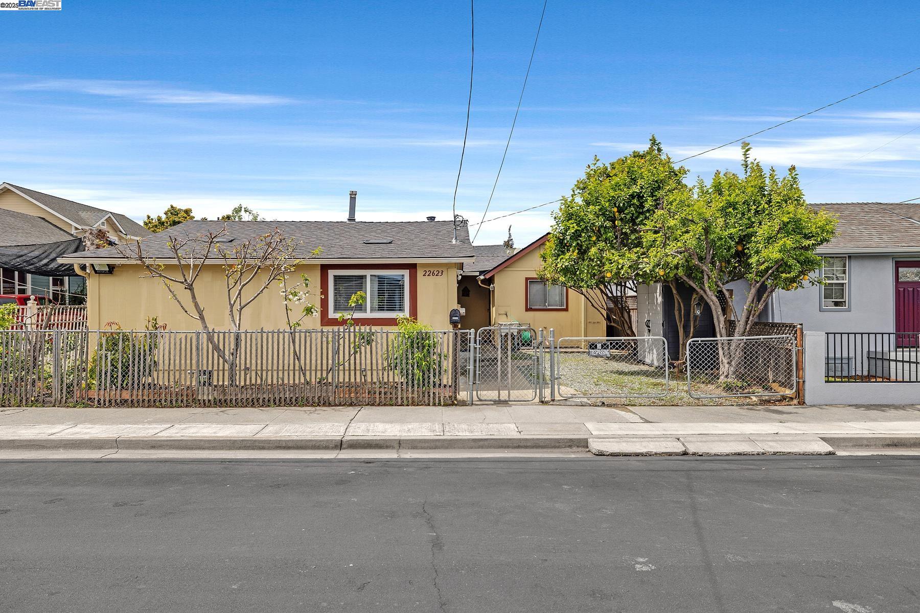 Detail Gallery Image 1 of 1 For 22623 Yolo St, Hayward,  CA 94541 - 3 Beds | 2 Baths