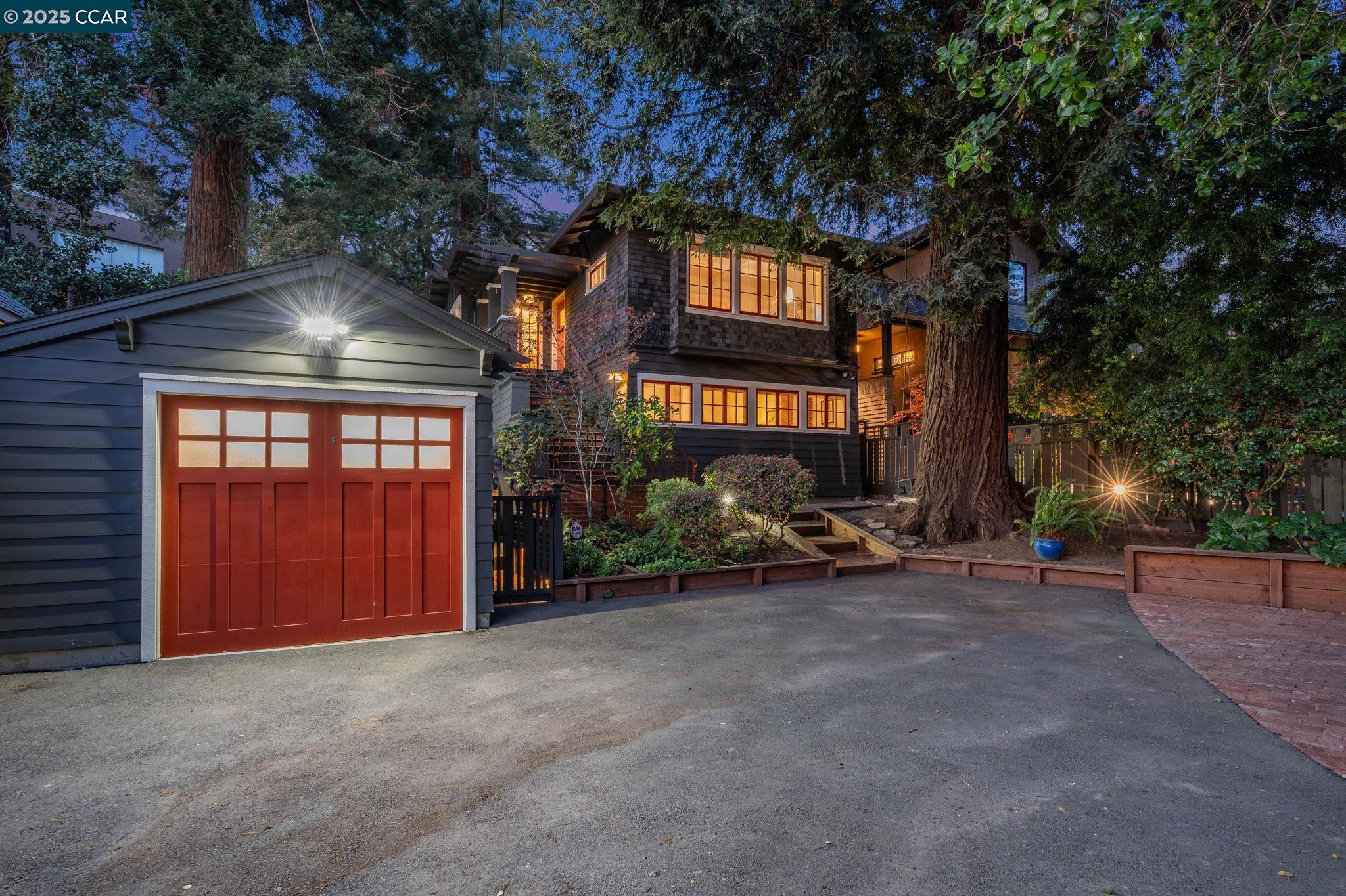 Detail Gallery Image 1 of 1 For 240 Monte Vista Ave, Oakland,  CA 94611 - 3 Beds | 2 Baths