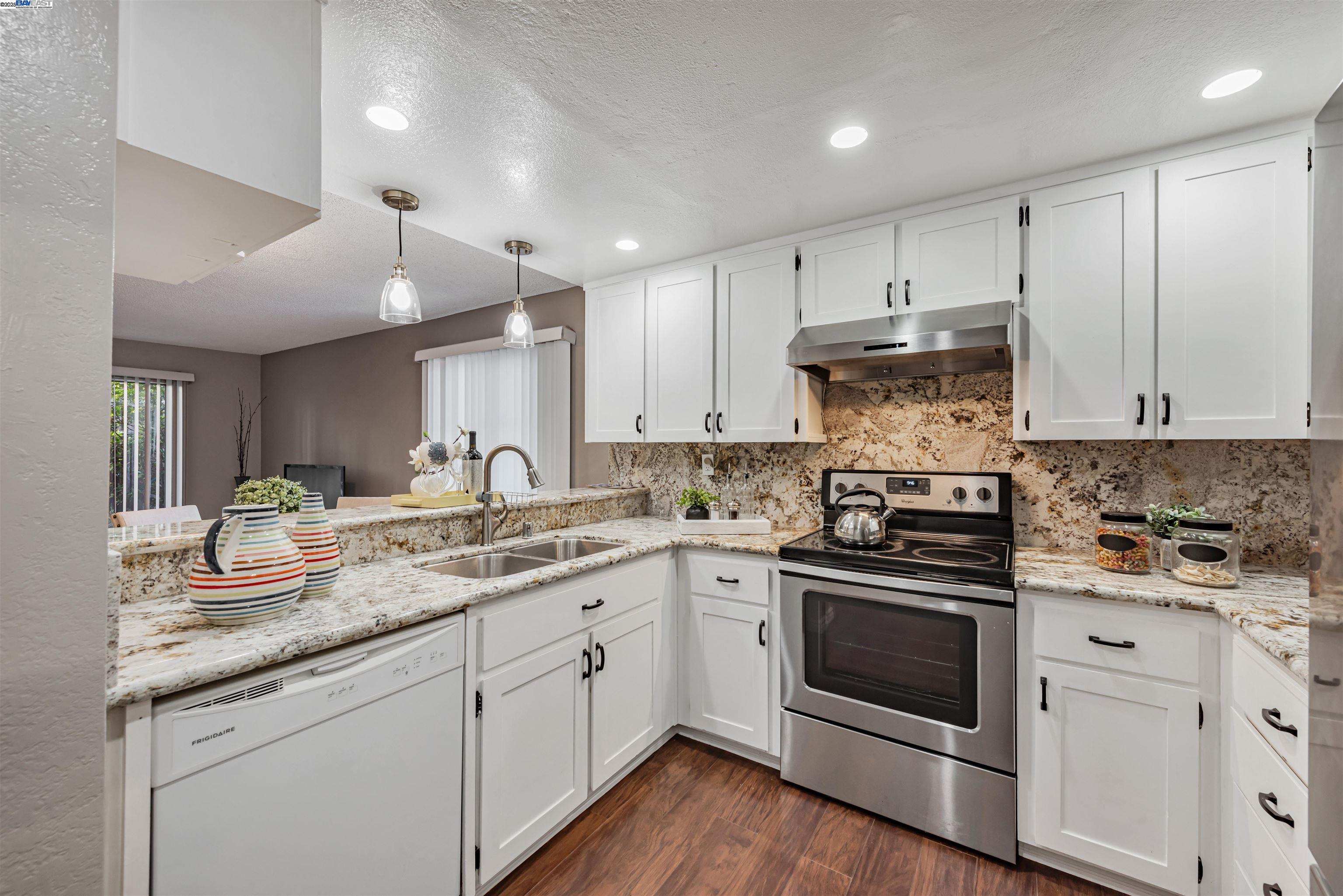 Photo #21: 41093201 Listing: Photo #21