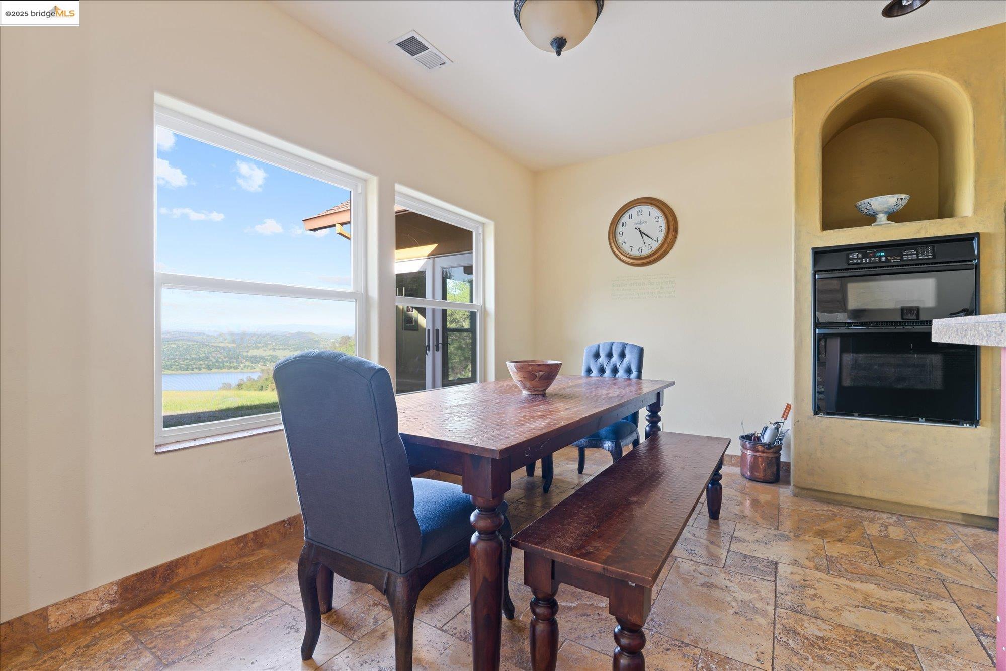 Detail Gallery Image 13 of 47 For 6339 Filly Ln, Angels Camp,  CA 95222 - 4 Beds | 3 Baths