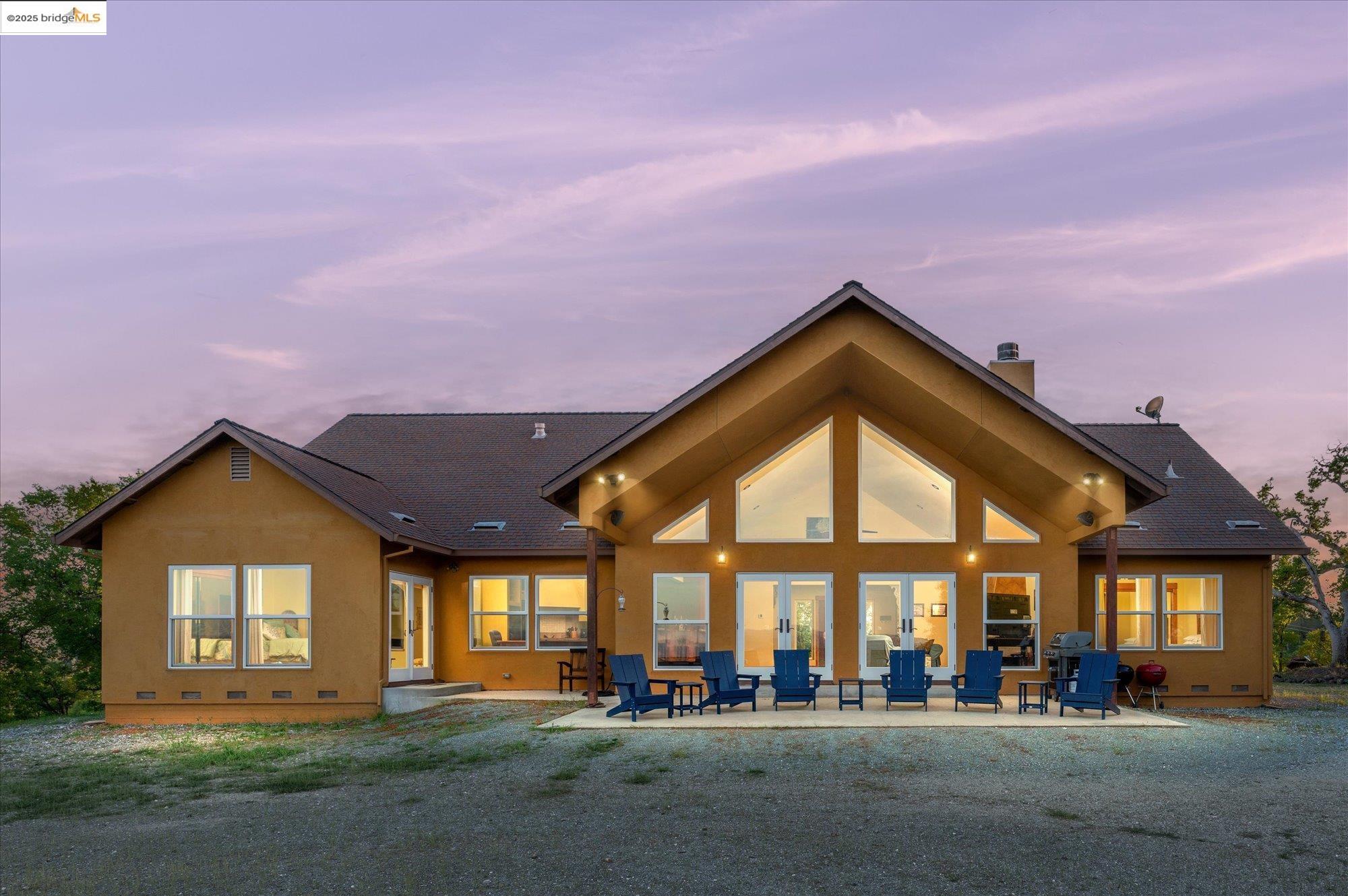 Detail Gallery Image 4 of 47 For 6339 Filly Ln, Angels Camp,  CA 95222 - 4 Beds | 3 Baths