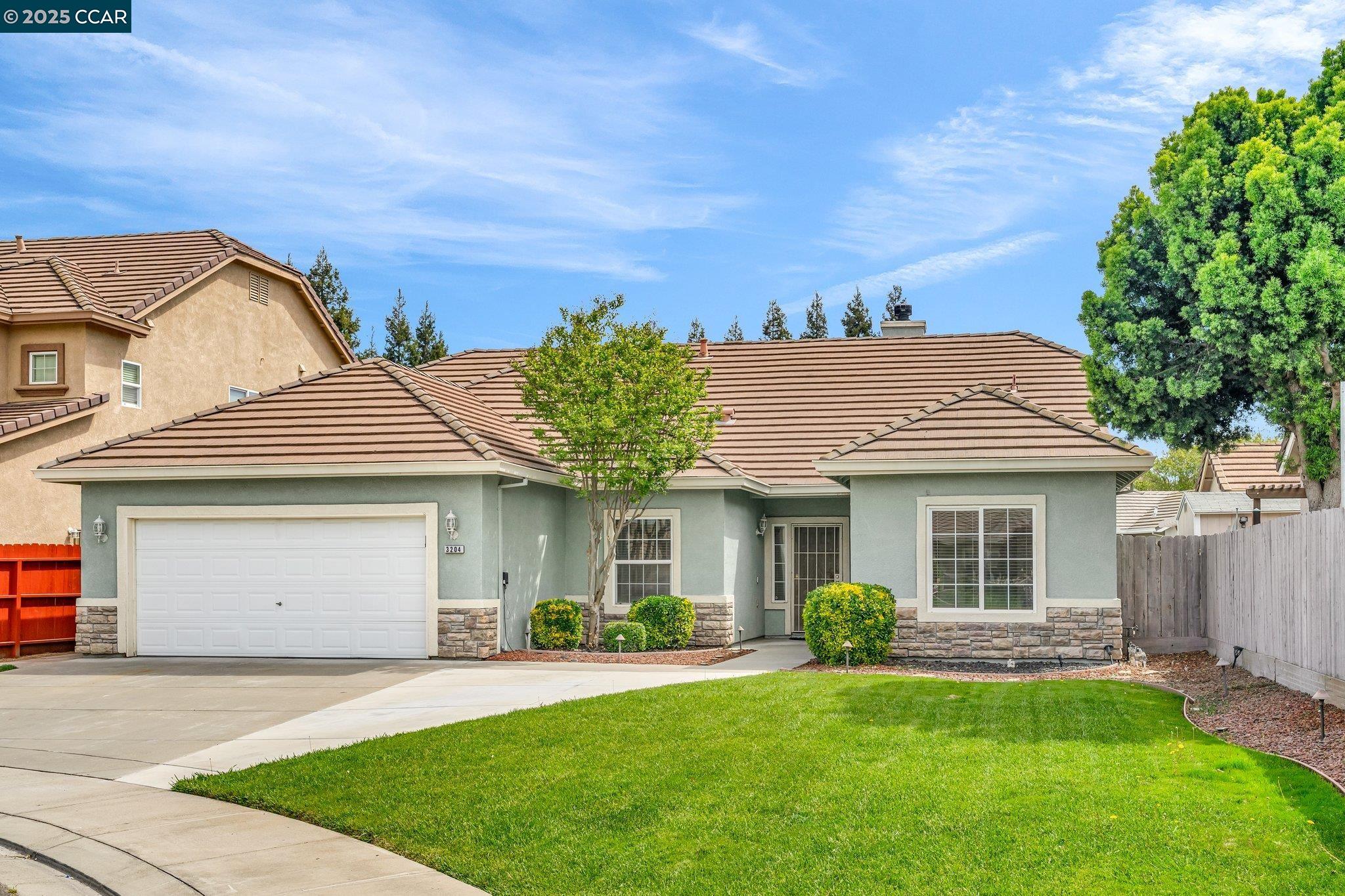 Detail Gallery Image 1 of 28 For 3204 Esser Ct, Modesto,  CA 95355 - 4 Beds | 2 Baths
