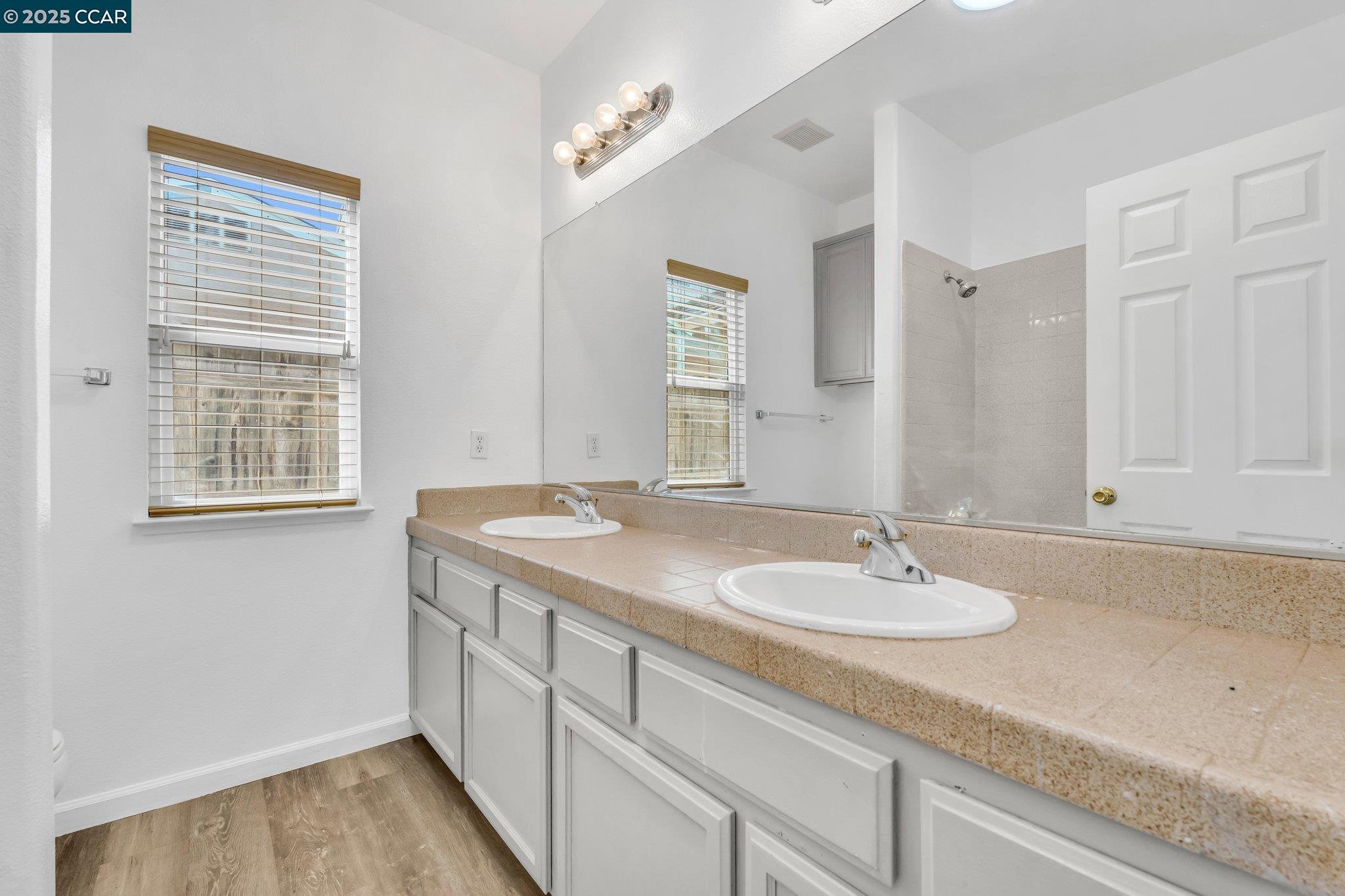 Detail Gallery Image 16 of 28 For 3204 Esser Ct, Modesto,  CA 95355 - 4 Beds | 2 Baths