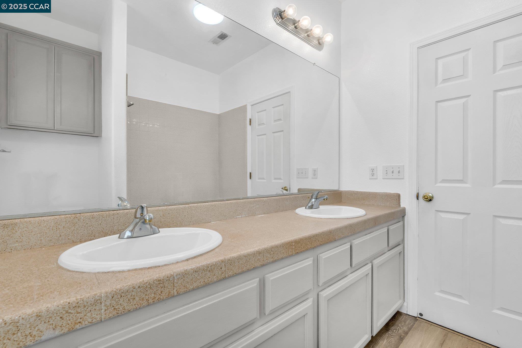 Detail Gallery Image 17 of 28 For 3204 Esser Ct, Modesto,  CA 95355 - 4 Beds | 2 Baths