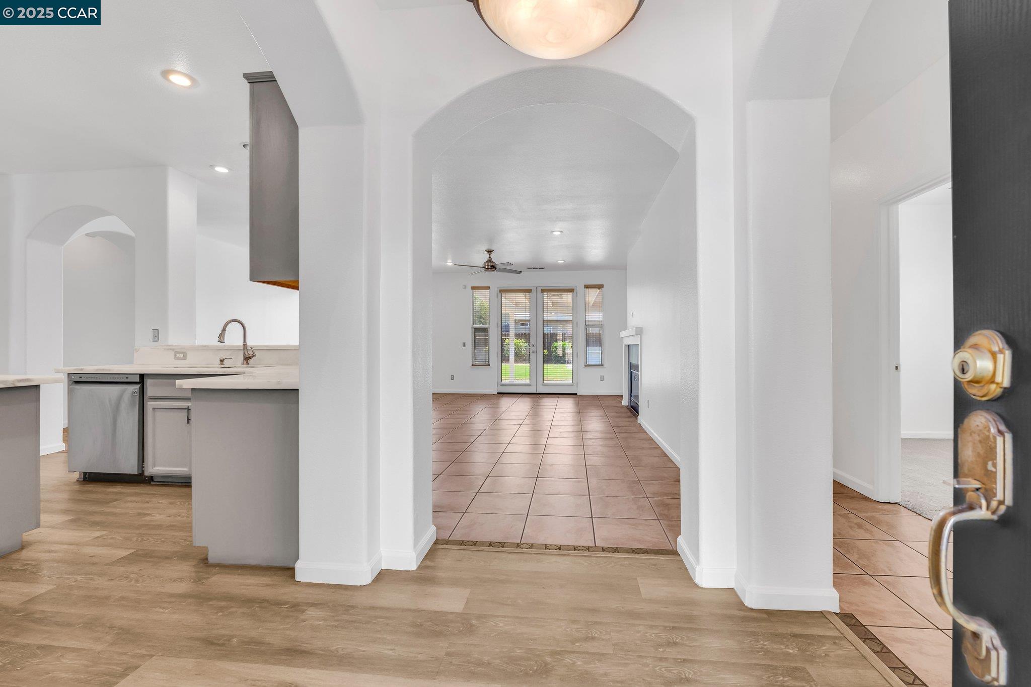 Detail Gallery Image 3 of 28 For 3204 Esser Ct, Modesto,  CA 95355 - 4 Beds | 2 Baths