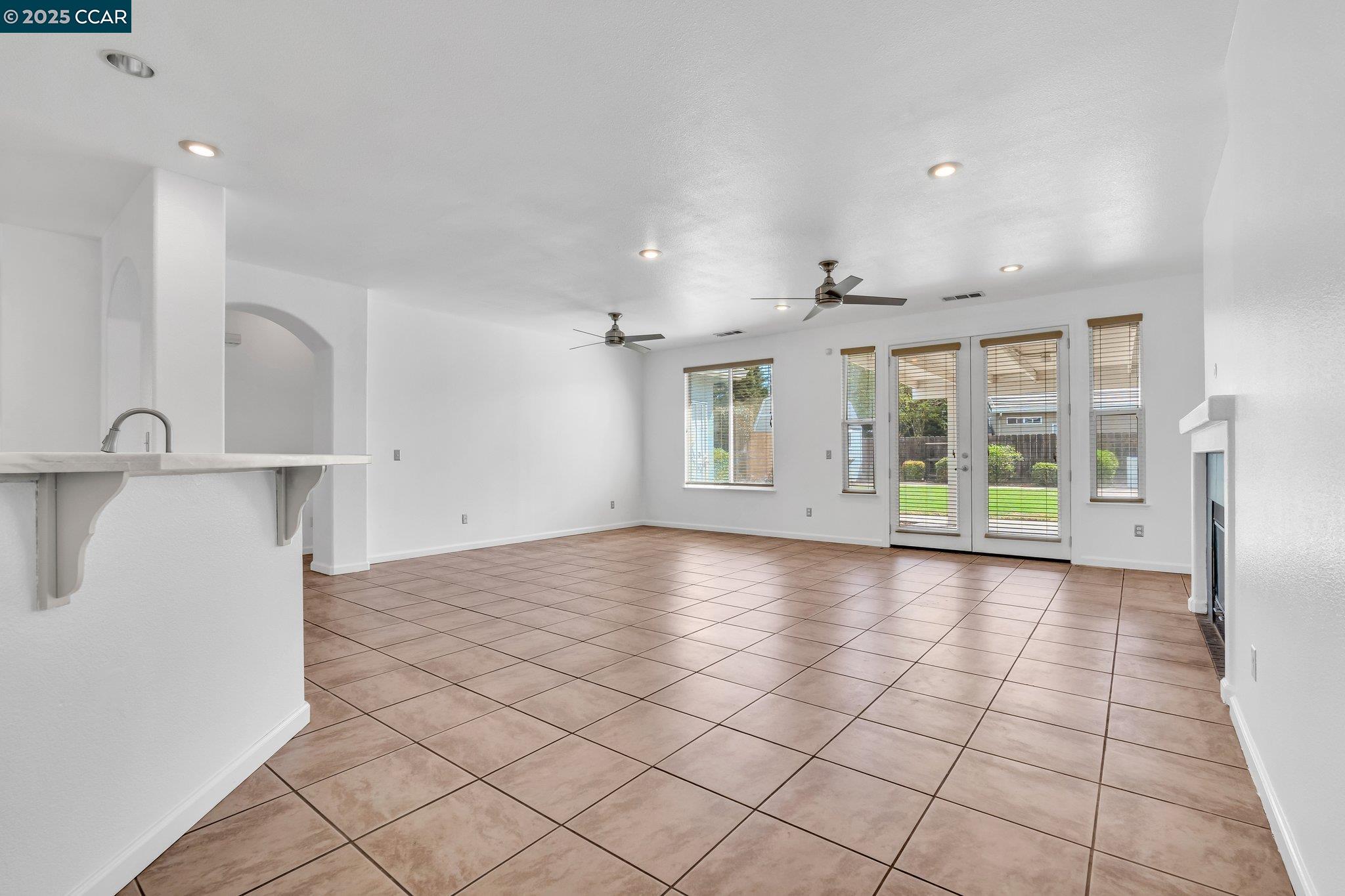 Detail Gallery Image 4 of 28 For 3204 Esser Ct, Modesto,  CA 95355 - 4 Beds | 2 Baths