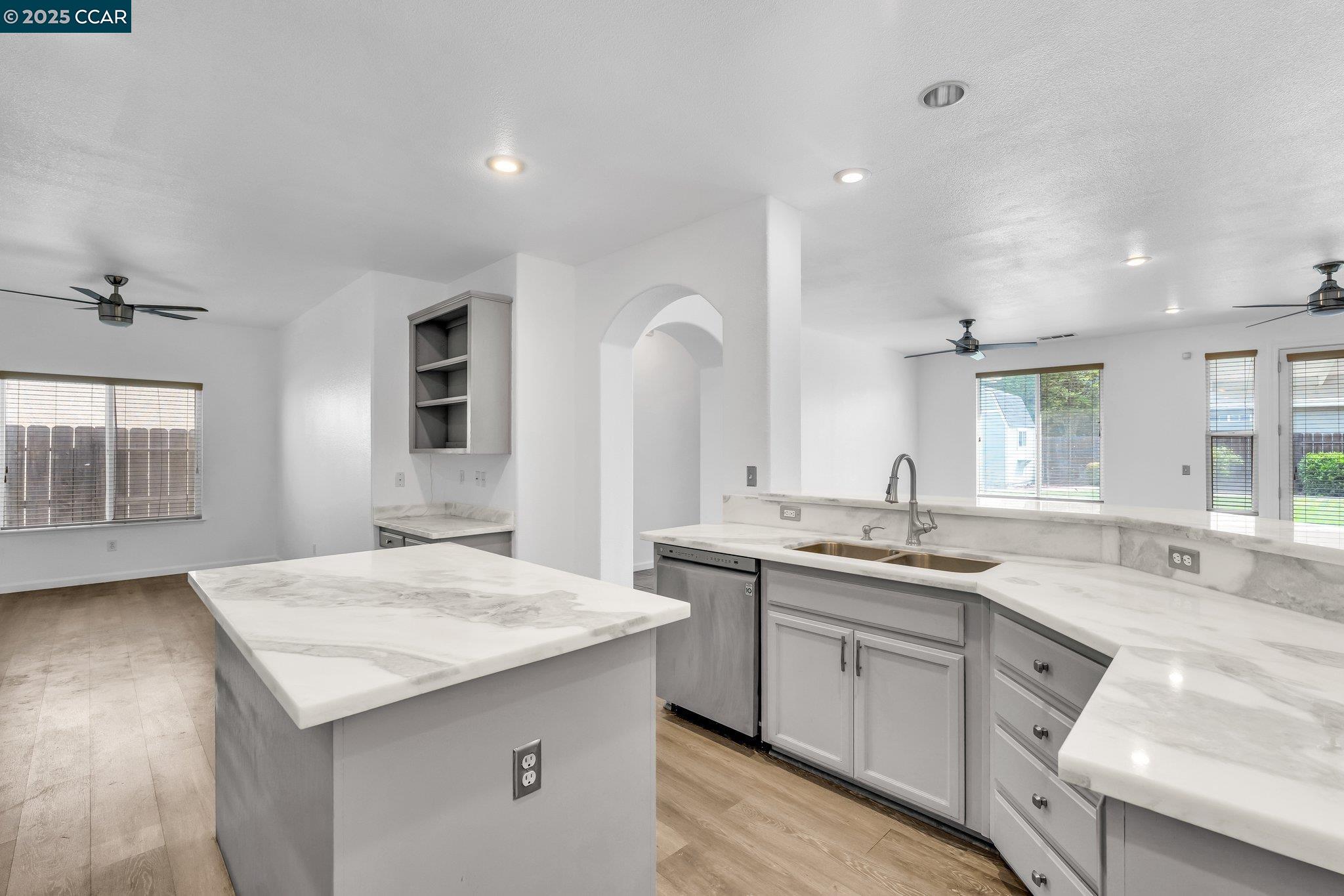 Detail Gallery Image 8 of 28 For 3204 Esser Ct, Modesto,  CA 95355 - 4 Beds | 2 Baths