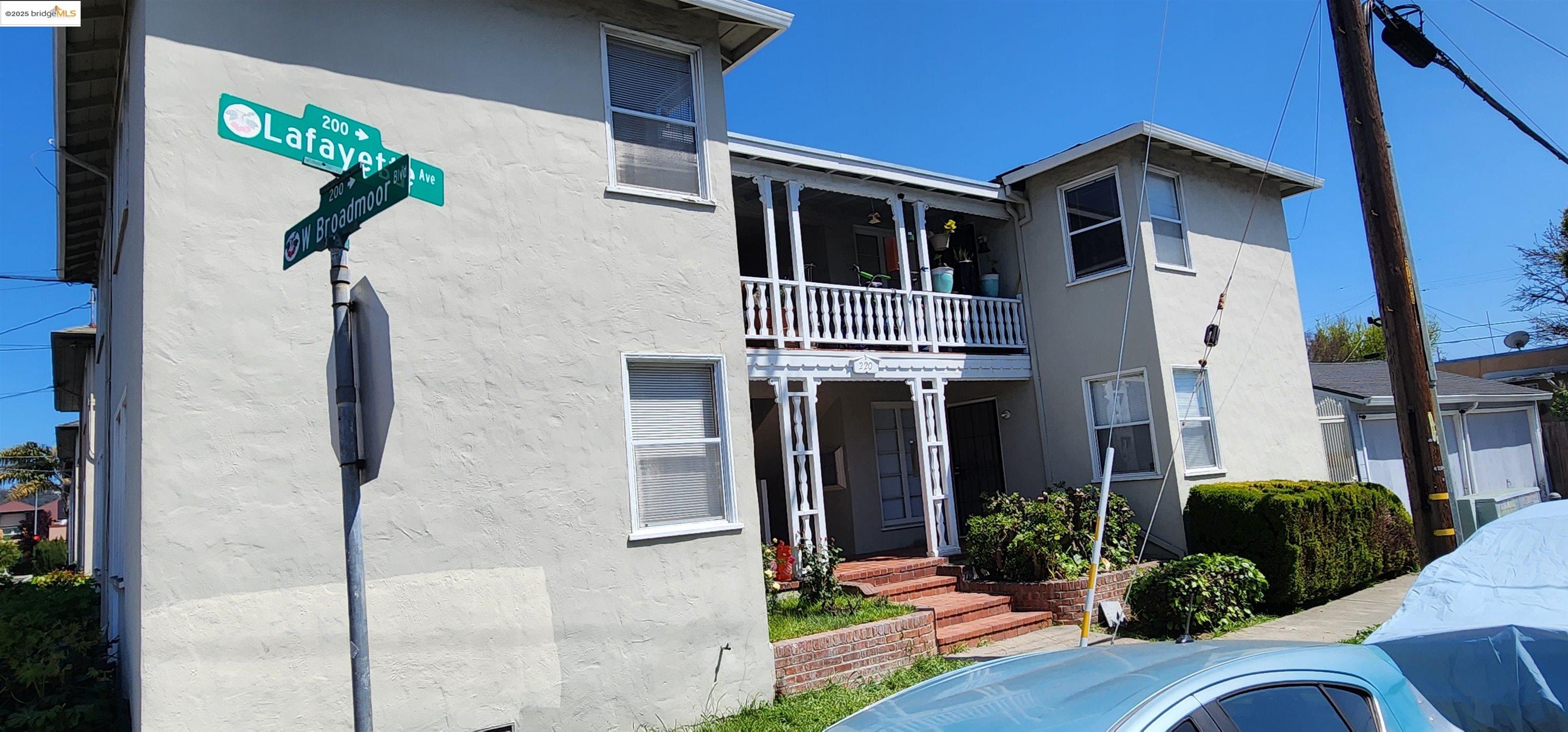 Detail Gallery Image 1 of 13 For 220 Lafayette Ave #2,  San Leandro,  CA 94577 - 1 Beds | 1 Baths