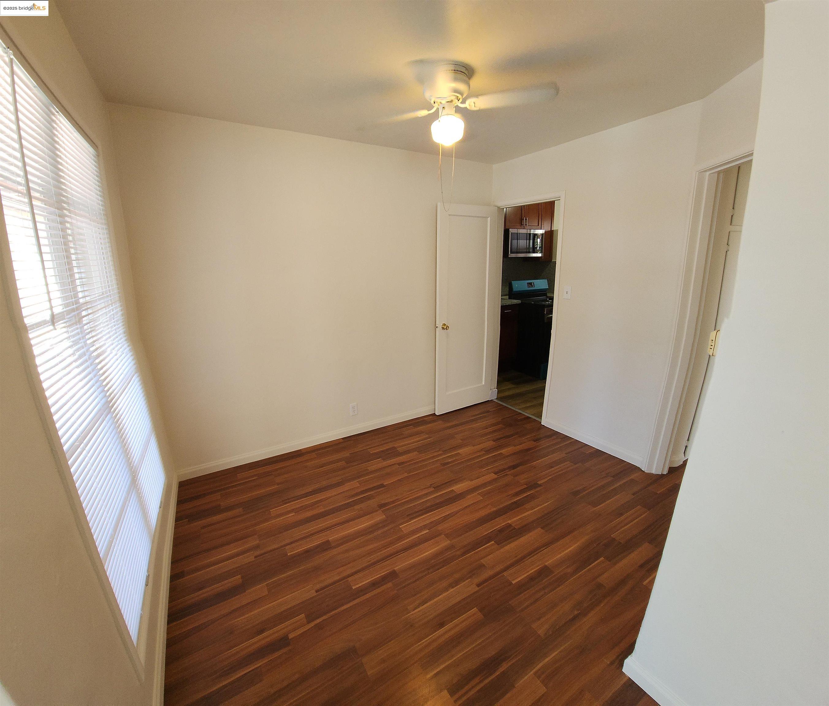 Detail Gallery Image 4 of 13 For 220 Lafayette Ave #2,  San Leandro,  CA 94577 - 1 Beds | 1 Baths