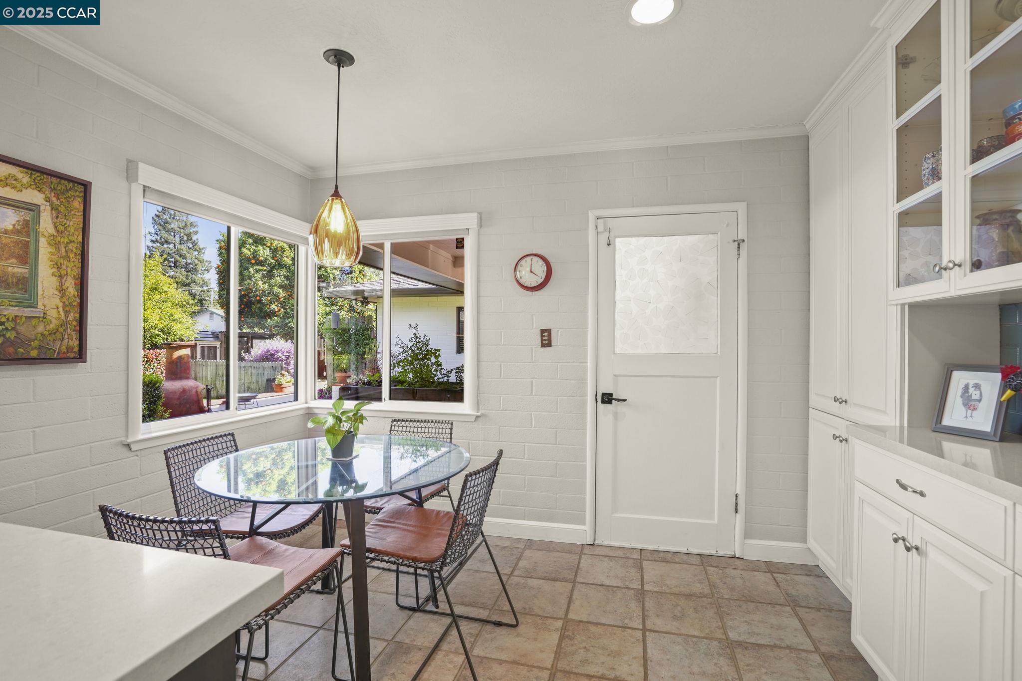 Detail Gallery Image 21 of 47 For 4421 Canyon Way, Martinez,  CA 94553-3727 - 3 Beds | 3 Baths