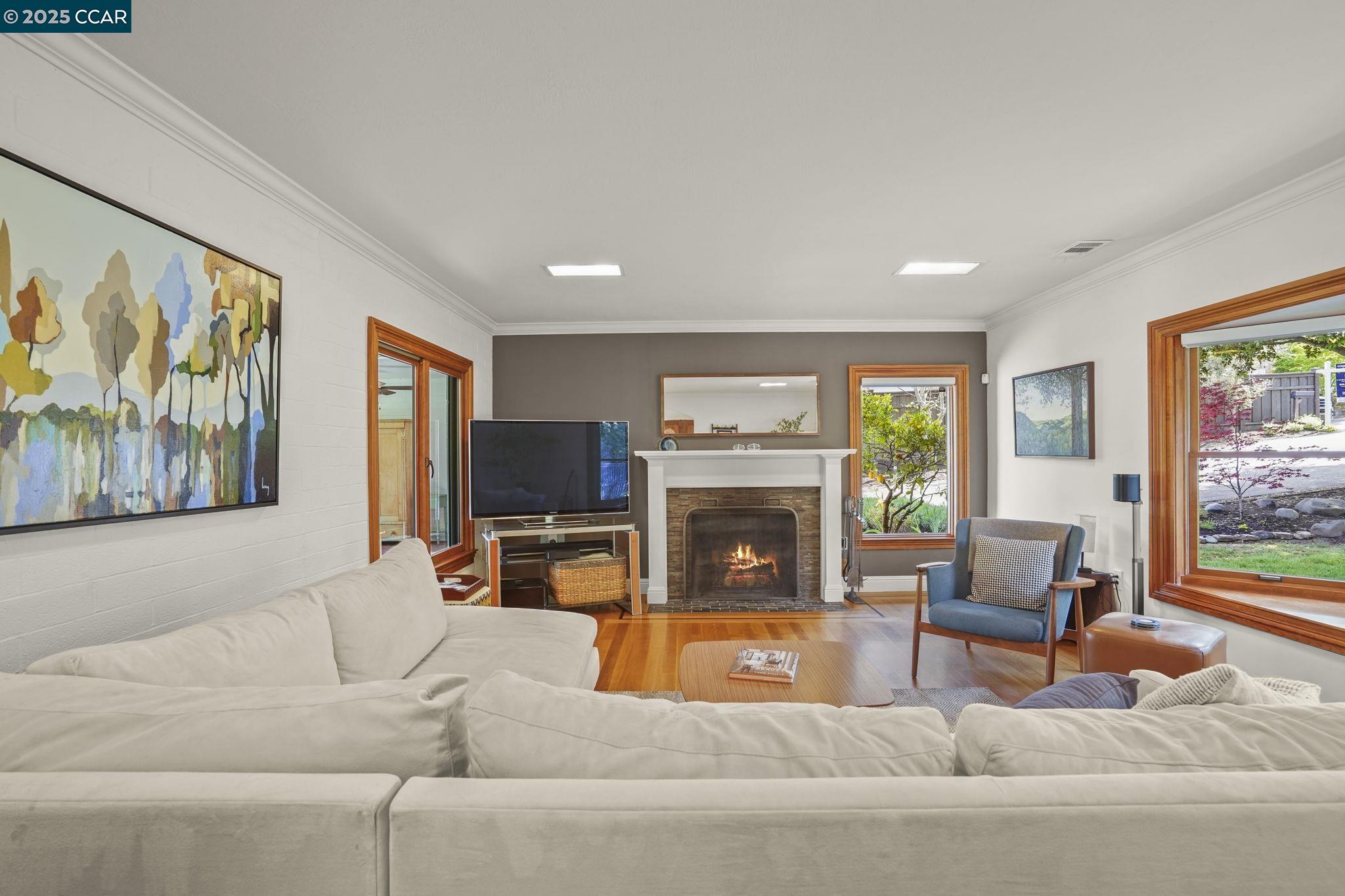 Detail Gallery Image 6 of 47 For 4421 Canyon Way, Martinez,  CA 94553-3727 - 3 Beds | 3 Baths