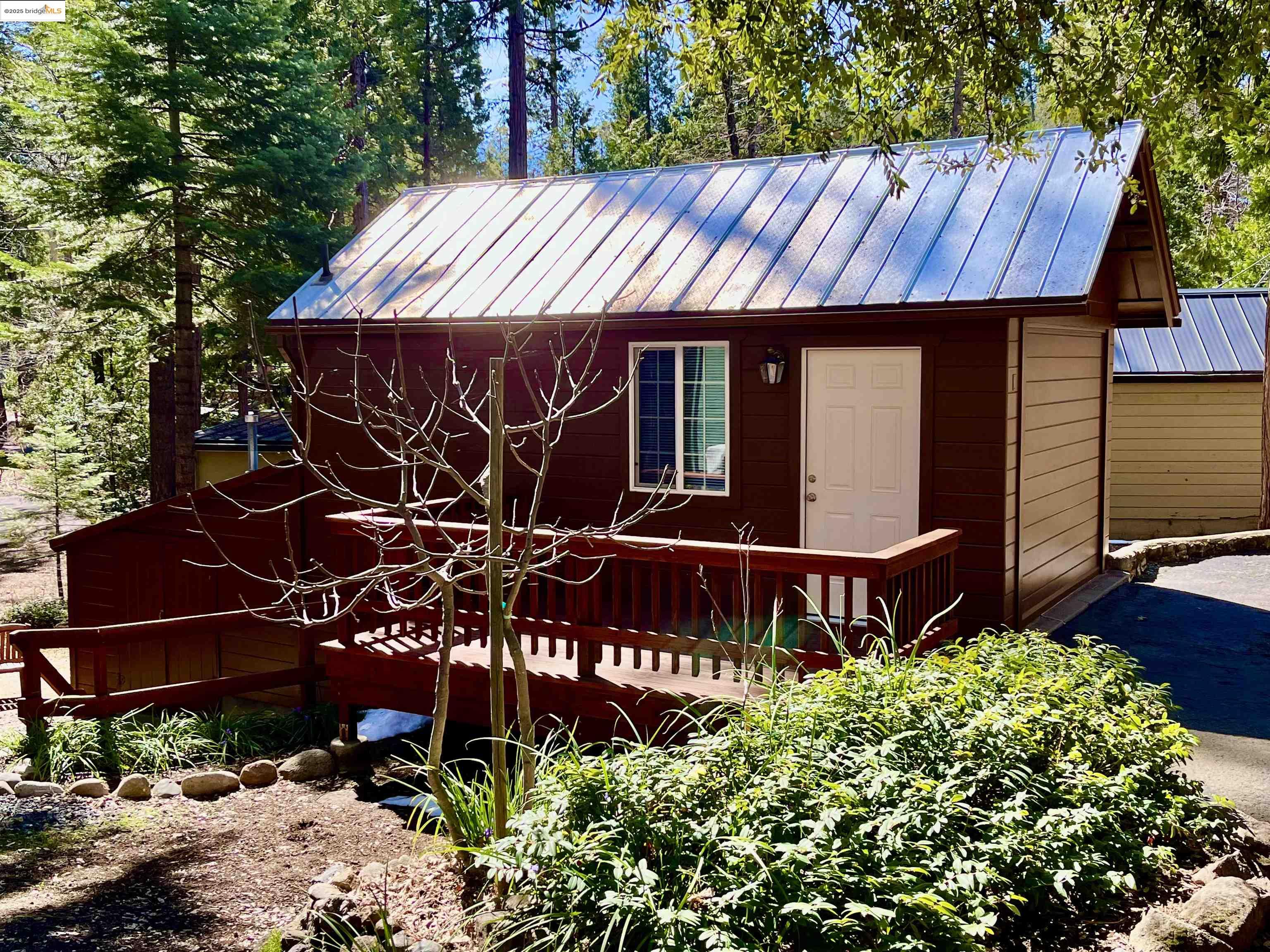 Detail Gallery Image 2 of 45 For 18545 Mono Pass, Twain Harte,  CA 95383-9429 - 3 Beds | 2/1 Baths