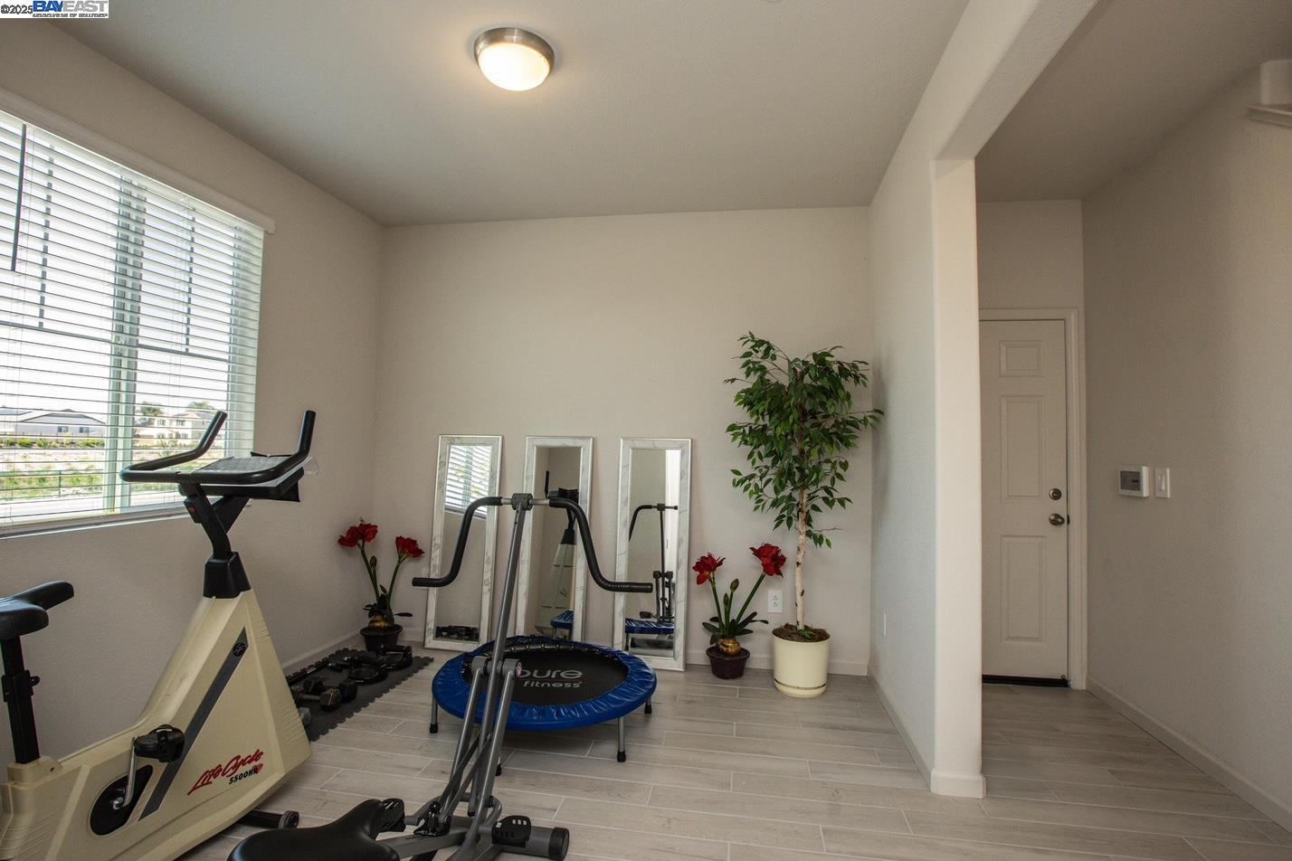 Detail Gallery Image 2 of 25 For 5461 Oneida Way, Antioch,  CA 94531 - 4 Beds | 3 Baths