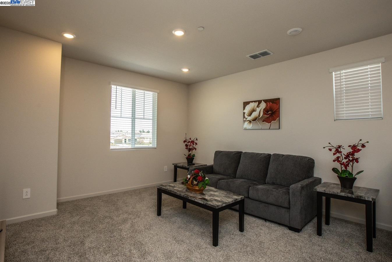 Detail Gallery Image 11 of 25 For 5461 Oneida Way, Antioch,  CA 94531 - 4 Beds | 3 Baths