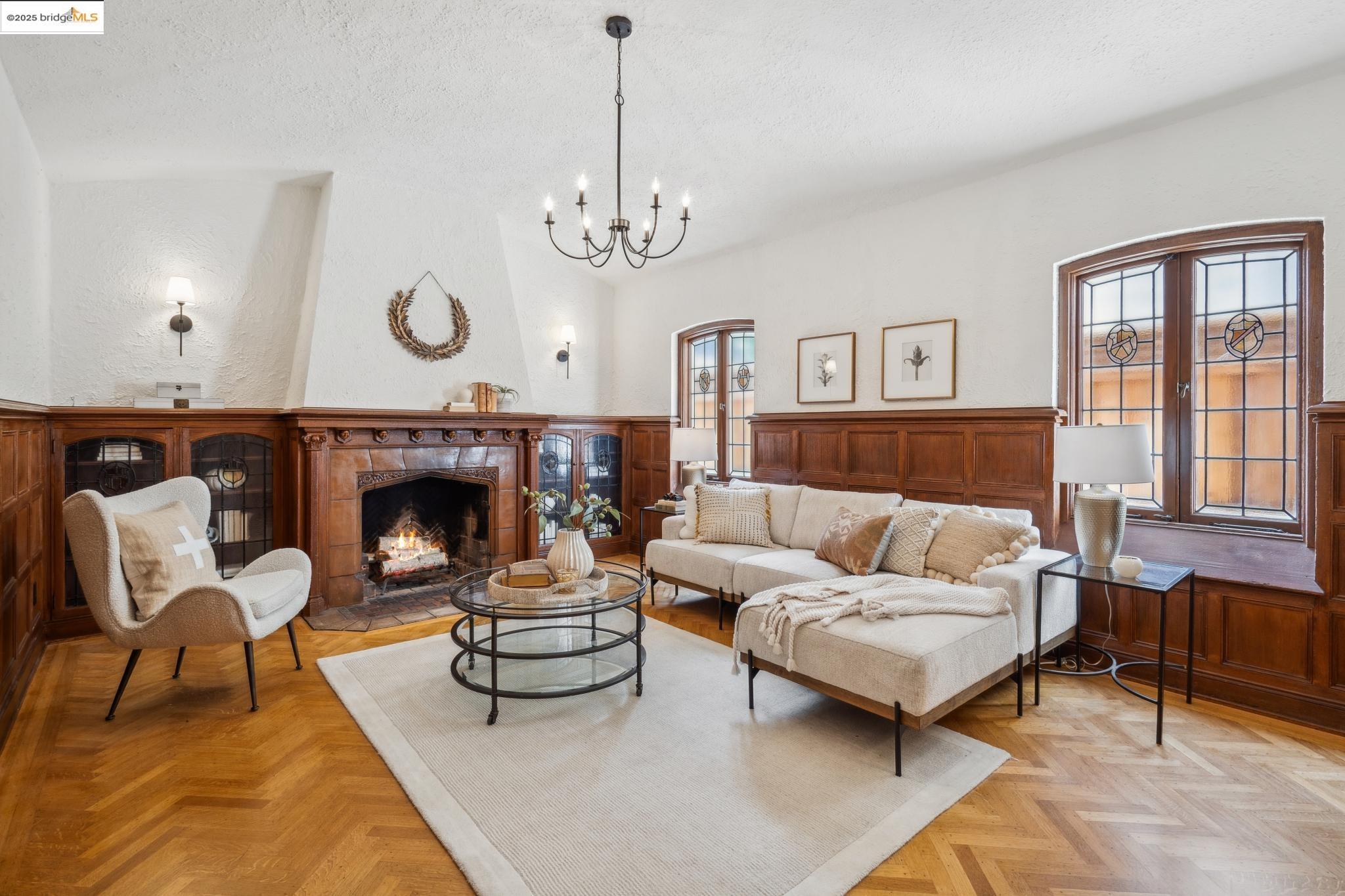 858 Rosemount Rd, Oakland, California 94610, 4 Bedrooms Bedrooms, 8 Rooms Rooms,2 BathroomsBathrooms,Residential,For Sale,858 Rosemount Rd,41093240