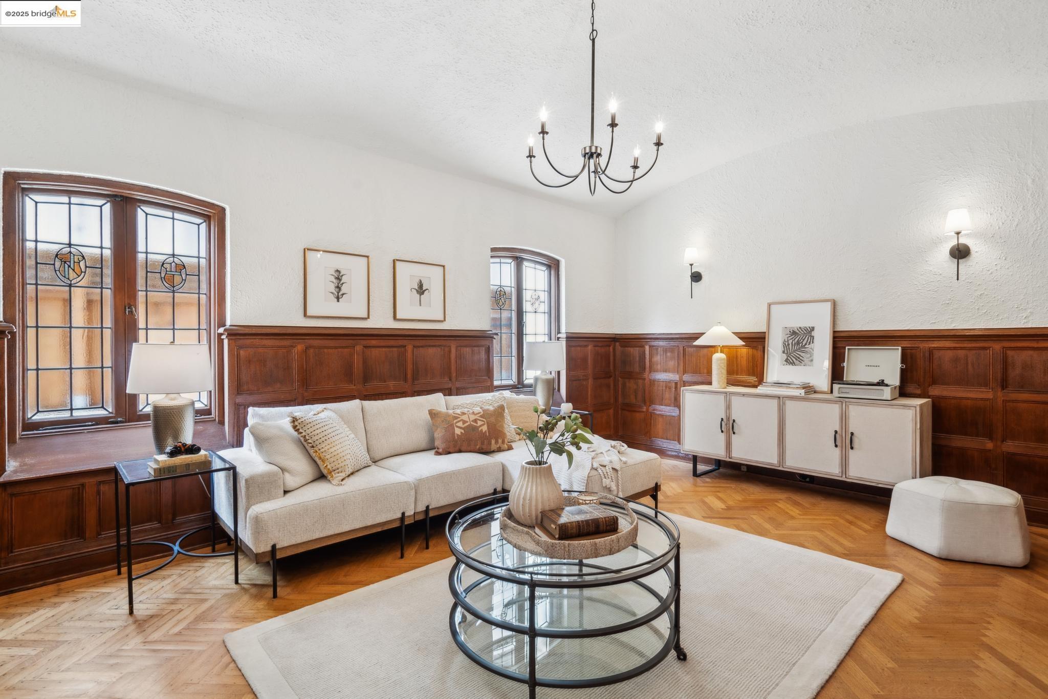 858 Rosemount Rd, Oakland, California 94610, 4 Bedrooms Bedrooms, 8 Rooms Rooms,2 BathroomsBathrooms,Residential,For Sale,858 Rosemount Rd,41093240