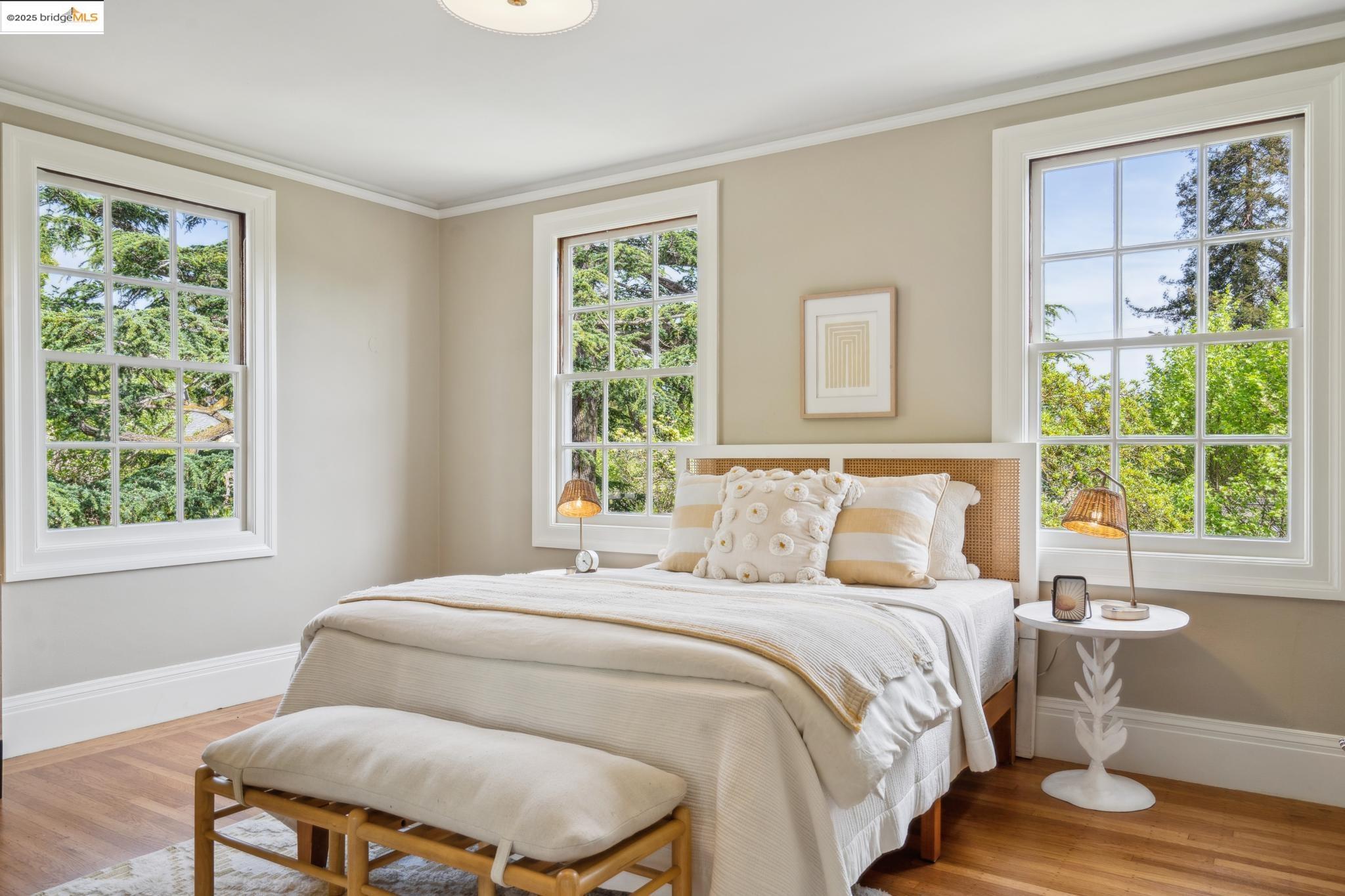 858 Rosemount Rd, Oakland, California 94610, 4 Bedrooms Bedrooms, 8 Rooms Rooms,2 BathroomsBathrooms,Residential,For Sale,858 Rosemount Rd,41093240
