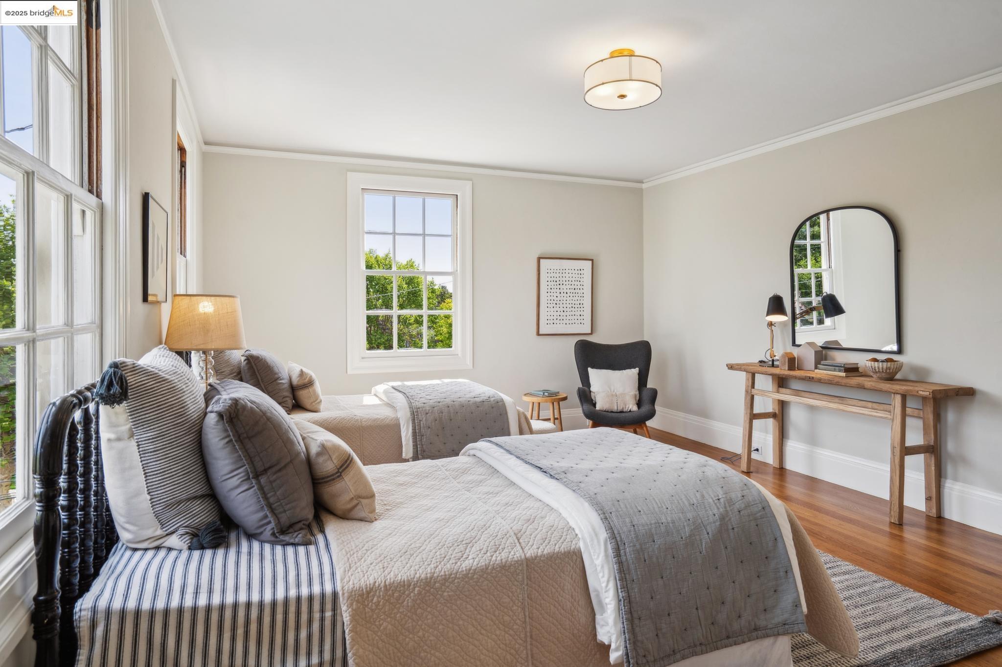 858 Rosemount Rd, Oakland, California 94610, 4 Bedrooms Bedrooms, 8 Rooms Rooms,2 BathroomsBathrooms,Residential,For Sale,858 Rosemount Rd,41093240