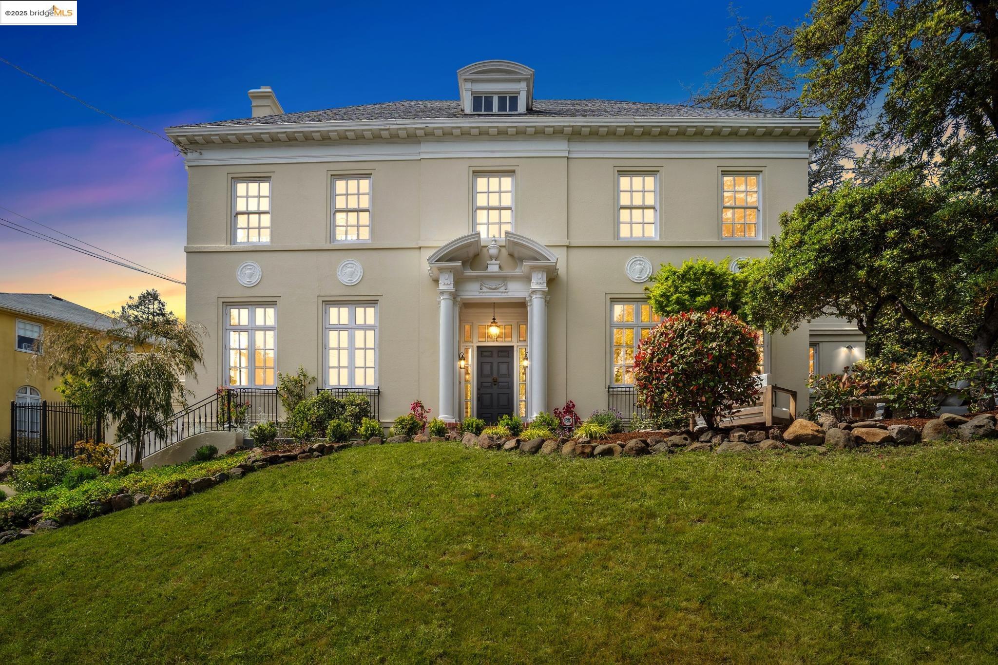 858 Rosemount Rd, Oakland, California 94610, 4 Bedrooms Bedrooms, 8 Rooms Rooms,2 BathroomsBathrooms,Residential,For Sale,858 Rosemount Rd,41093240