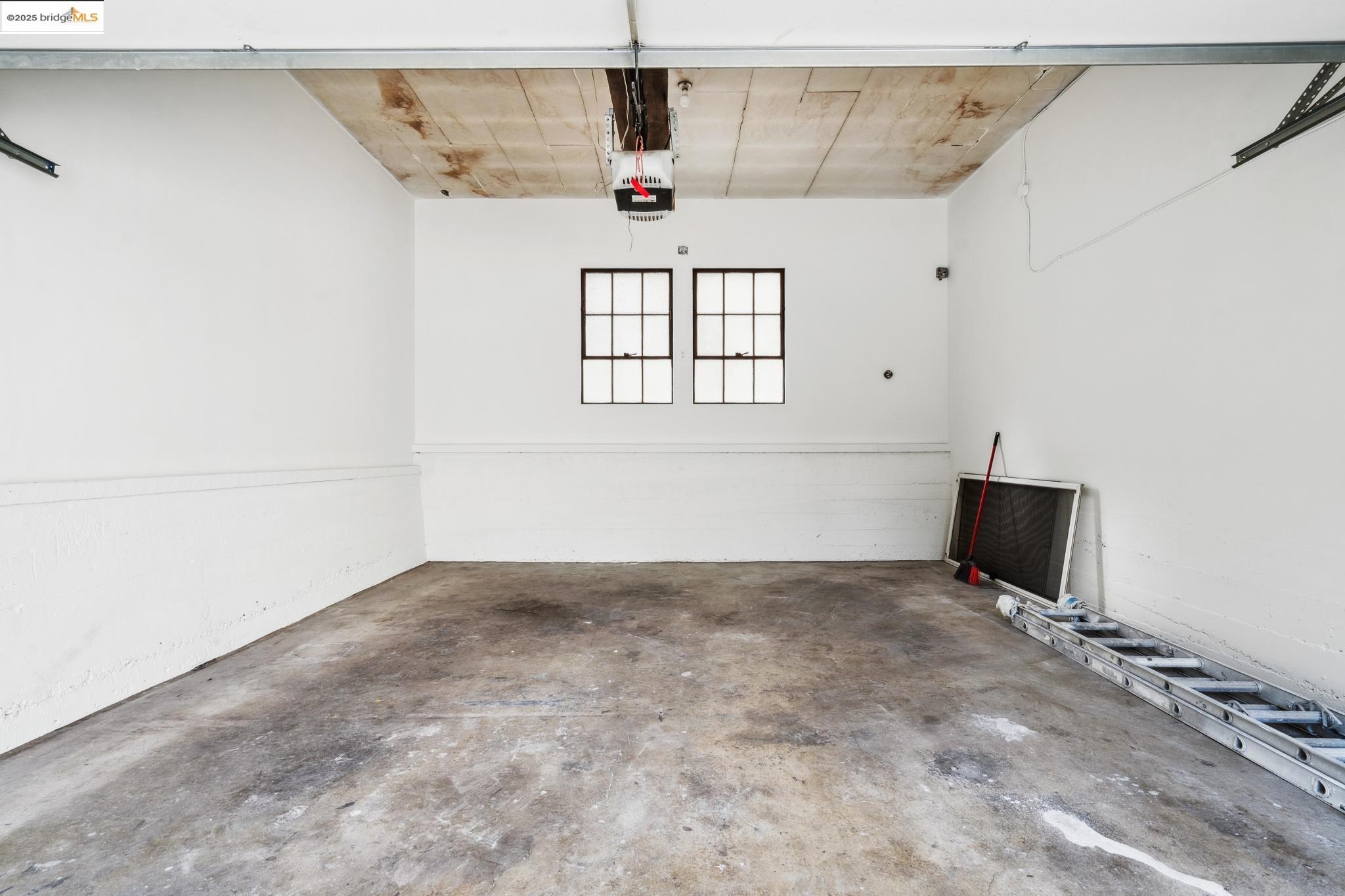 858 Rosemount Rd, Oakland, California 94610, 4 Bedrooms Bedrooms, 8 Rooms Rooms,2 BathroomsBathrooms,Residential,For Sale,858 Rosemount Rd,41093240