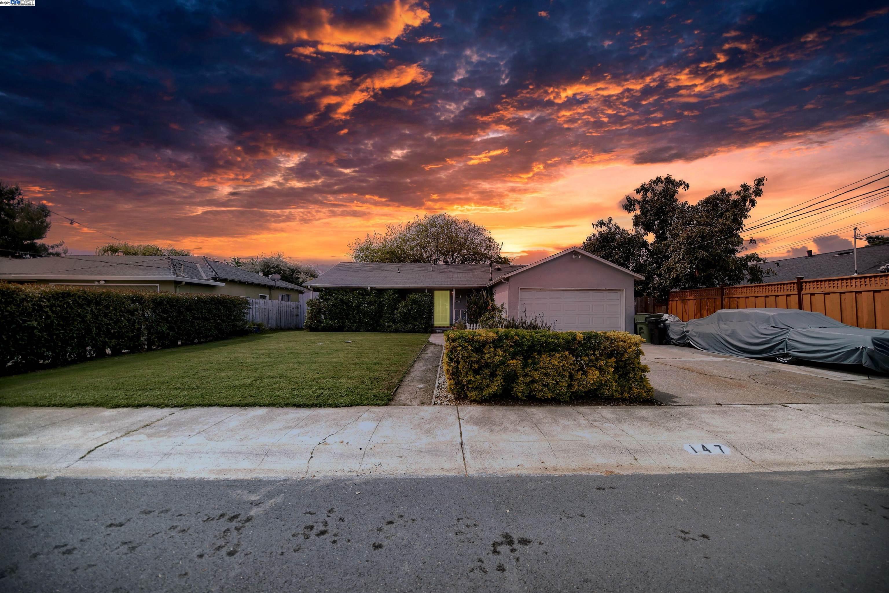 Detail Gallery Image 1 of 1 For 147 Cedar Ln, San Jose,  CA 95127 - 3 Beds | 1 Baths